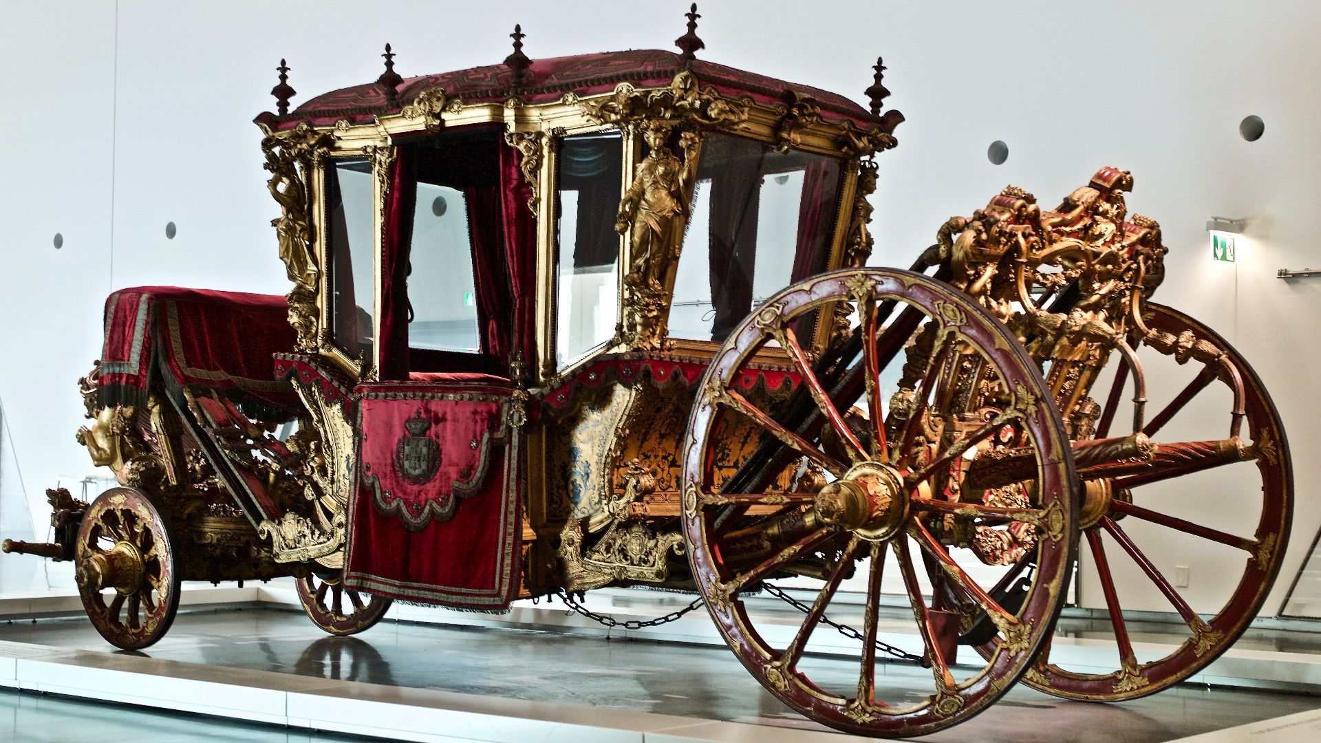 File:Coach of Pope Clemente XI (18th Century) (39558047494).jpg