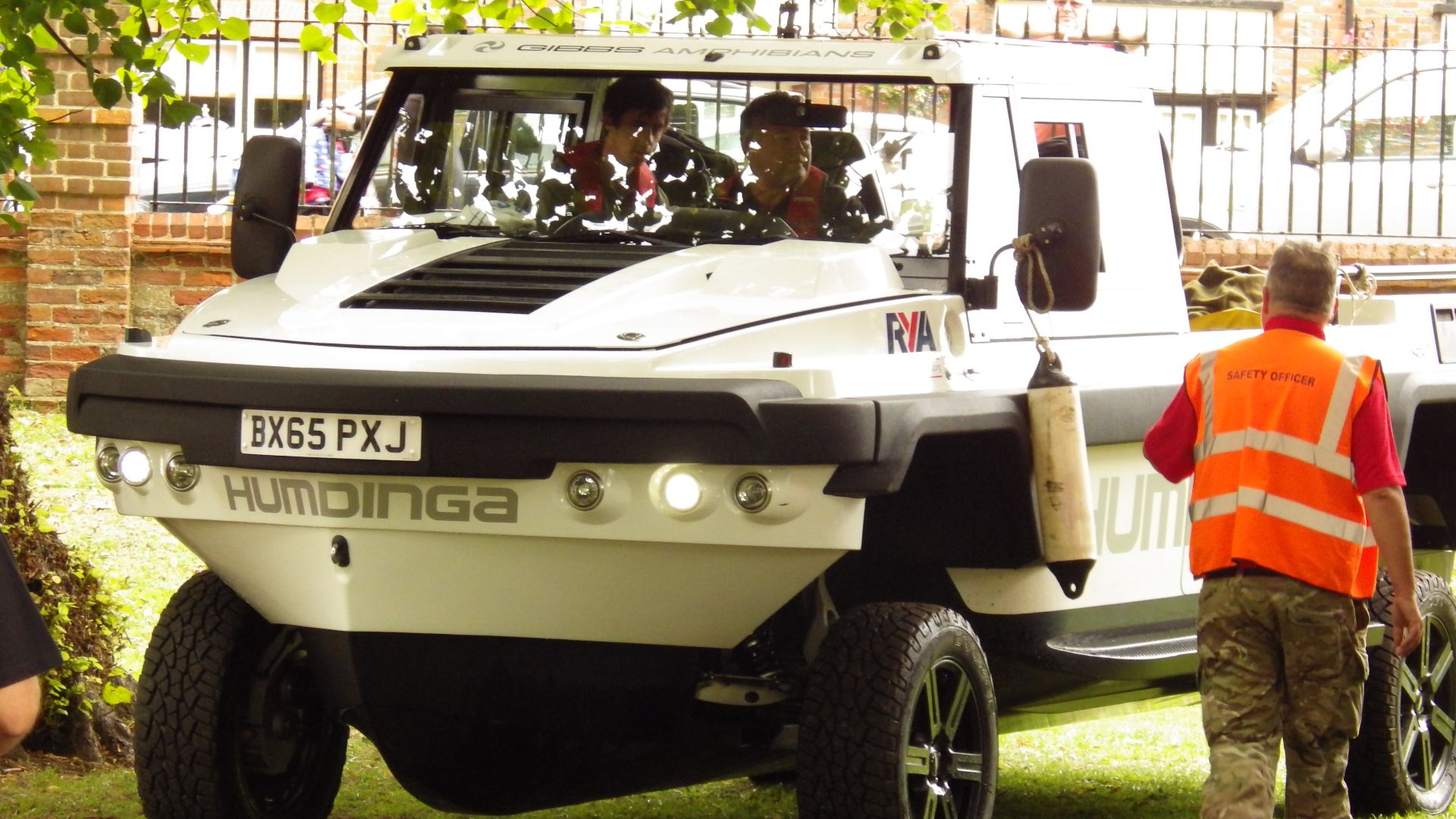 File:Gibbs Humdinga Amphibious Vehicle.jpg