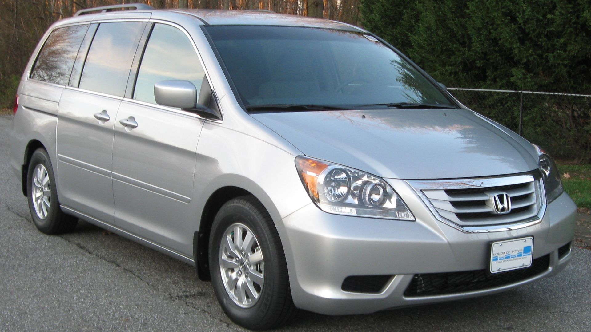 File:2010 Honda Odyssey EX -- 12-03-2009.jpg