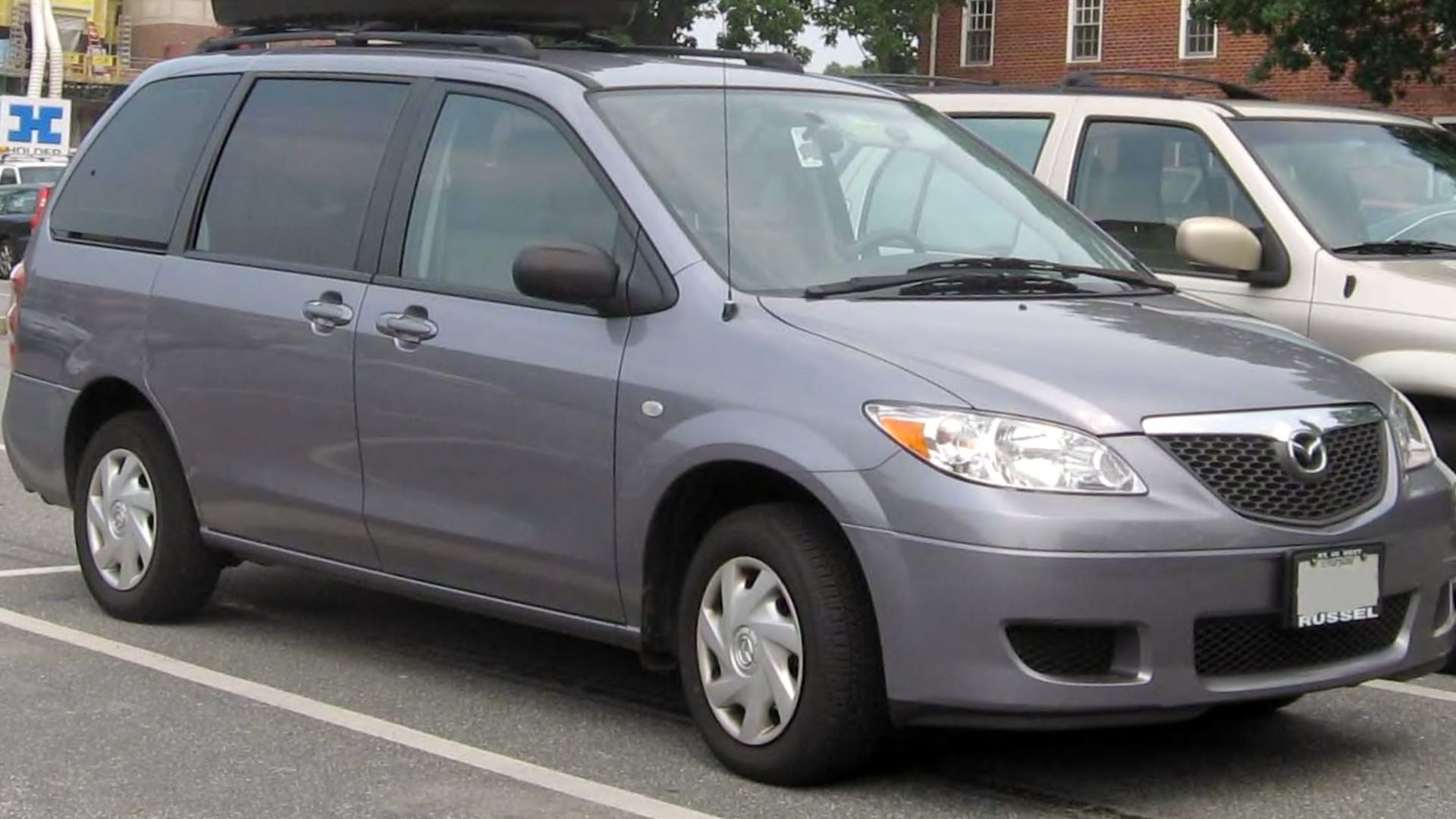 File:04-06 Mazda MPV LX.jpg