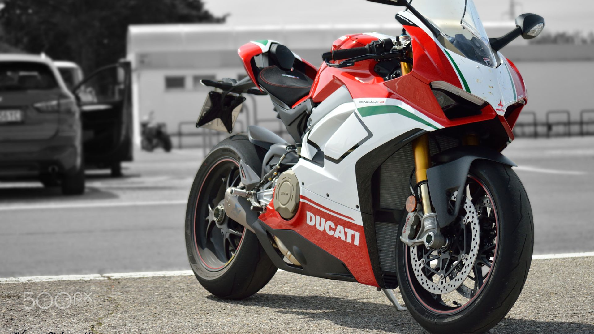 File:Panigale V4 (255160039).jpeg