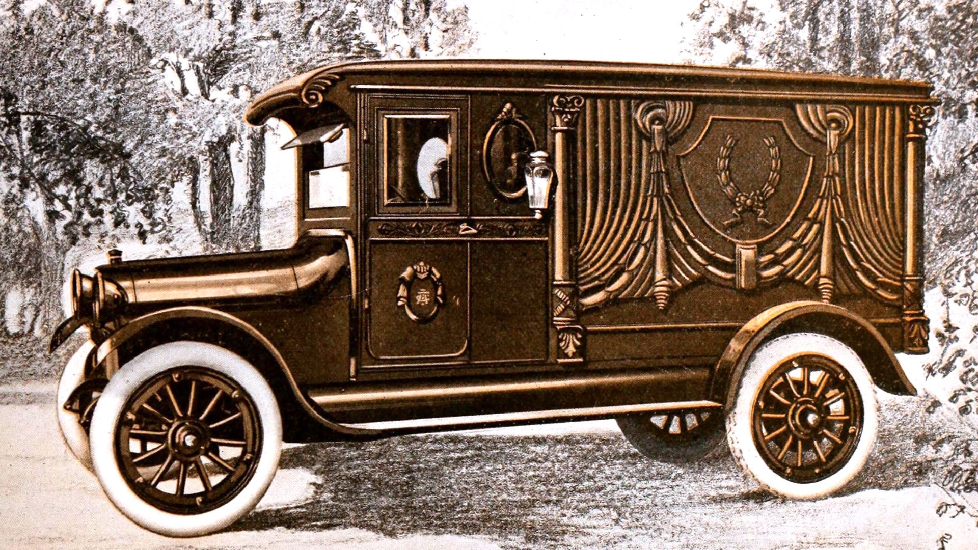 File:Mitchell and Company Hearse, 1922.jpg
