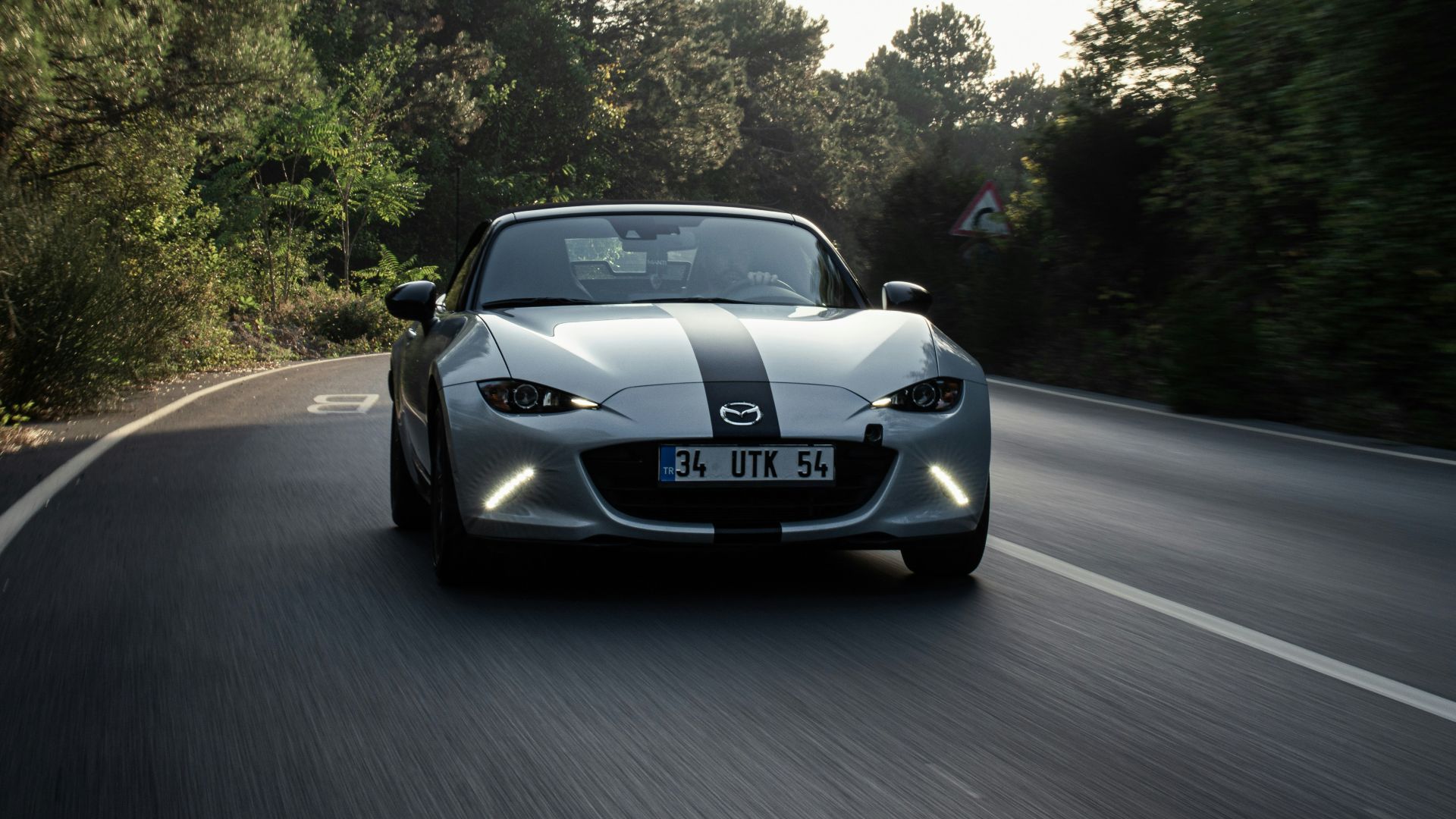 black porsche 911 on road during daytime