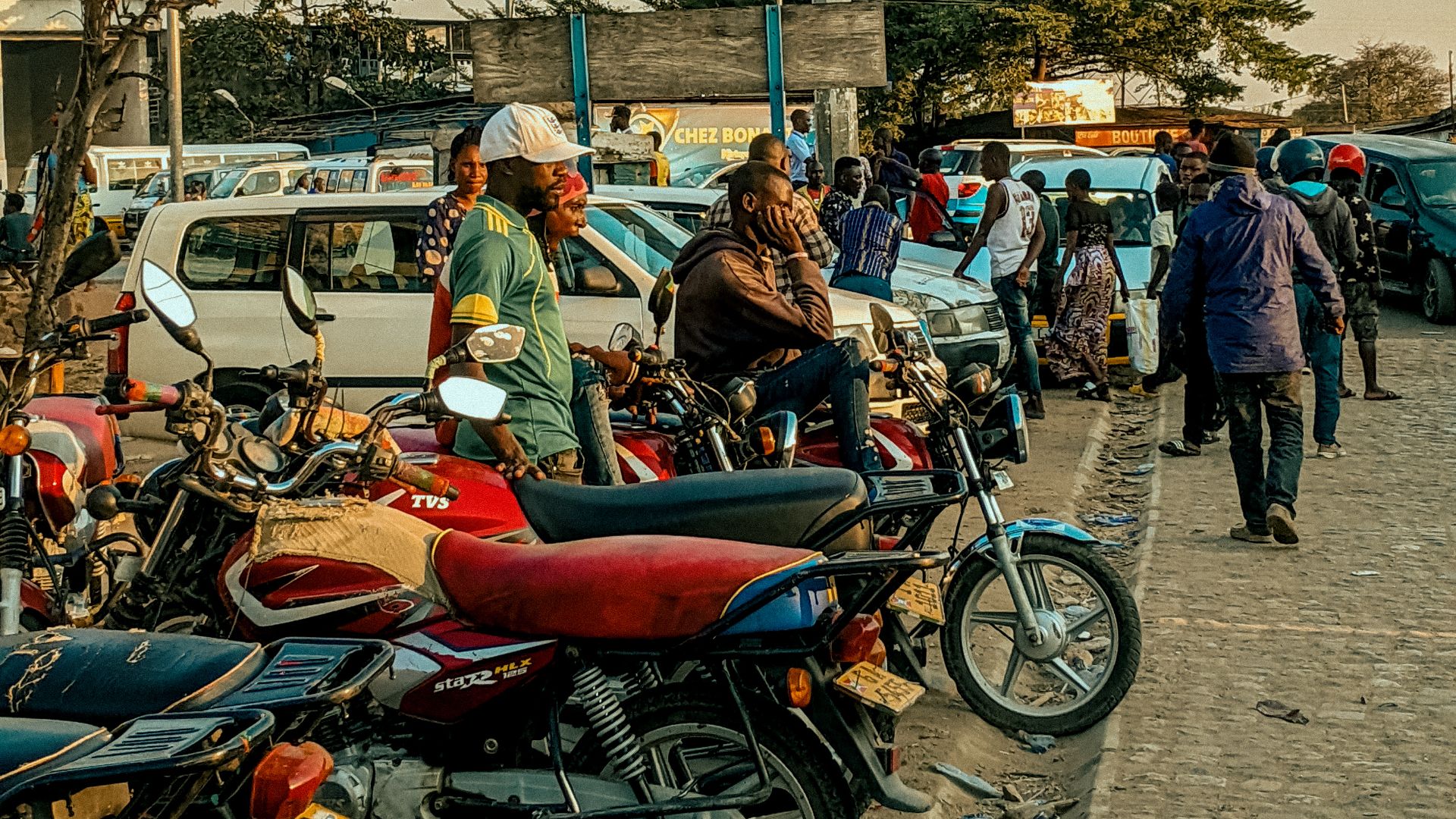 File:BUJUMBURA-BURUNDI BINDOVILLE 01.jpg