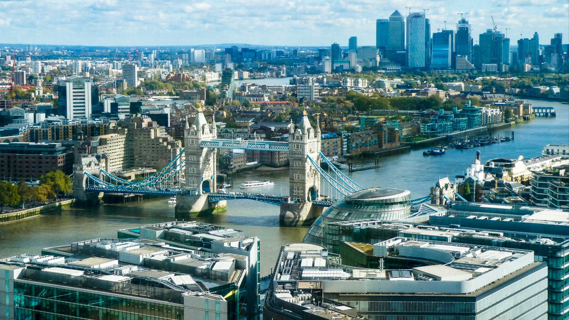 gray concrete bridge