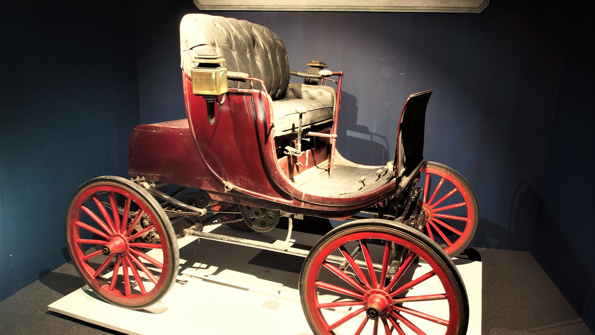 File:1895 Buffum Four Cylinder Stanhope photo2.JPG