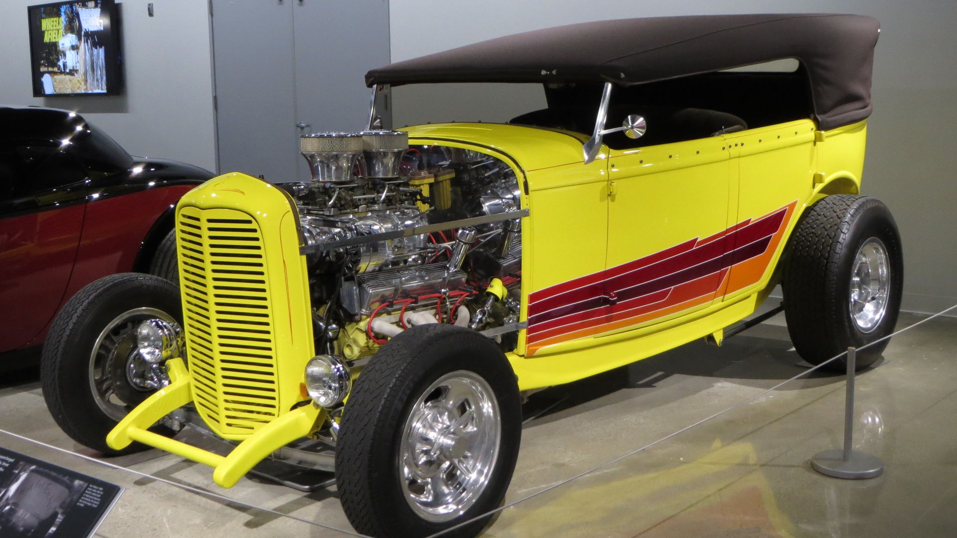 File:Petersen Automotive Museum (31649248135).jpg