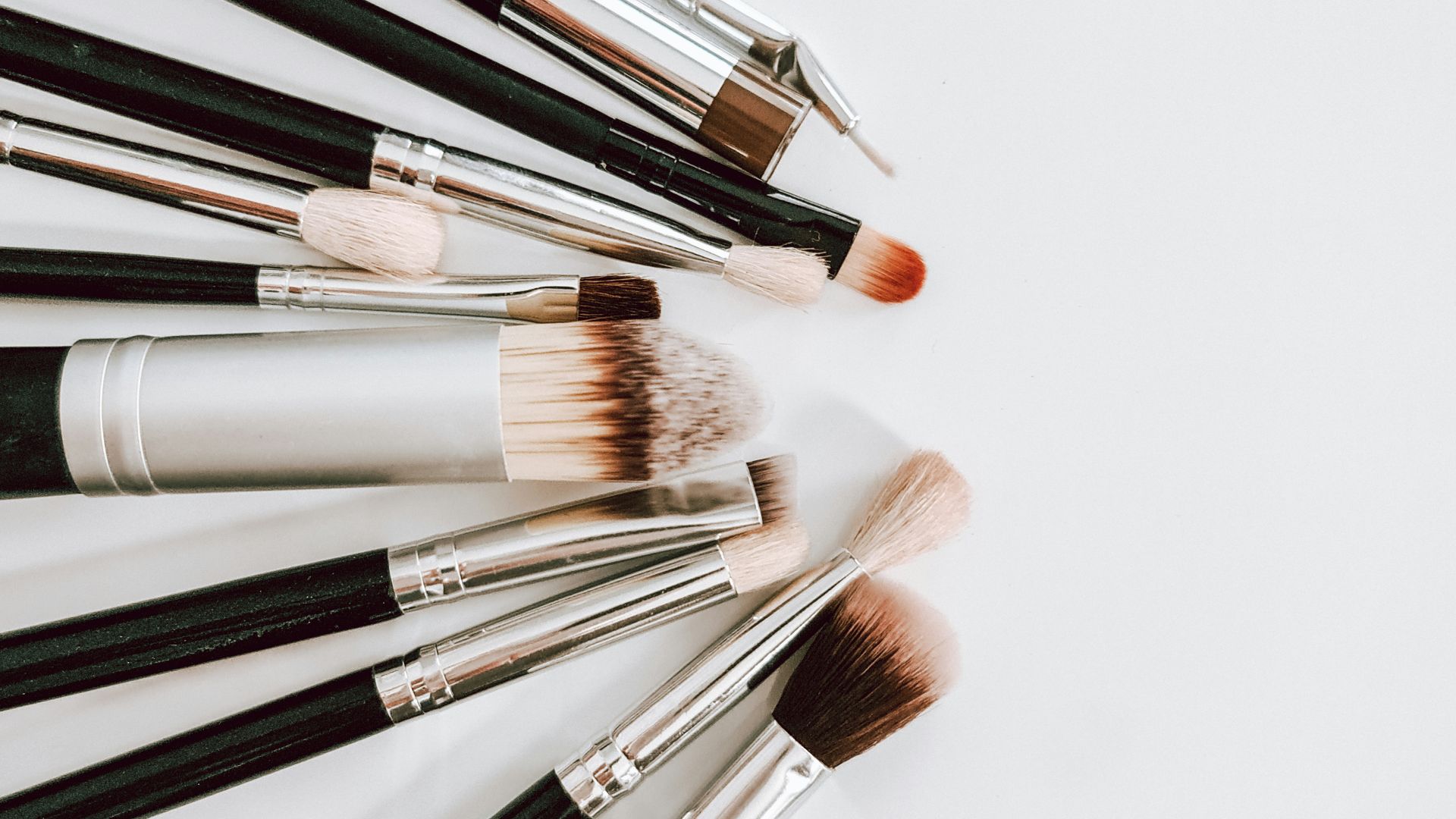 black and brown makeup brush set