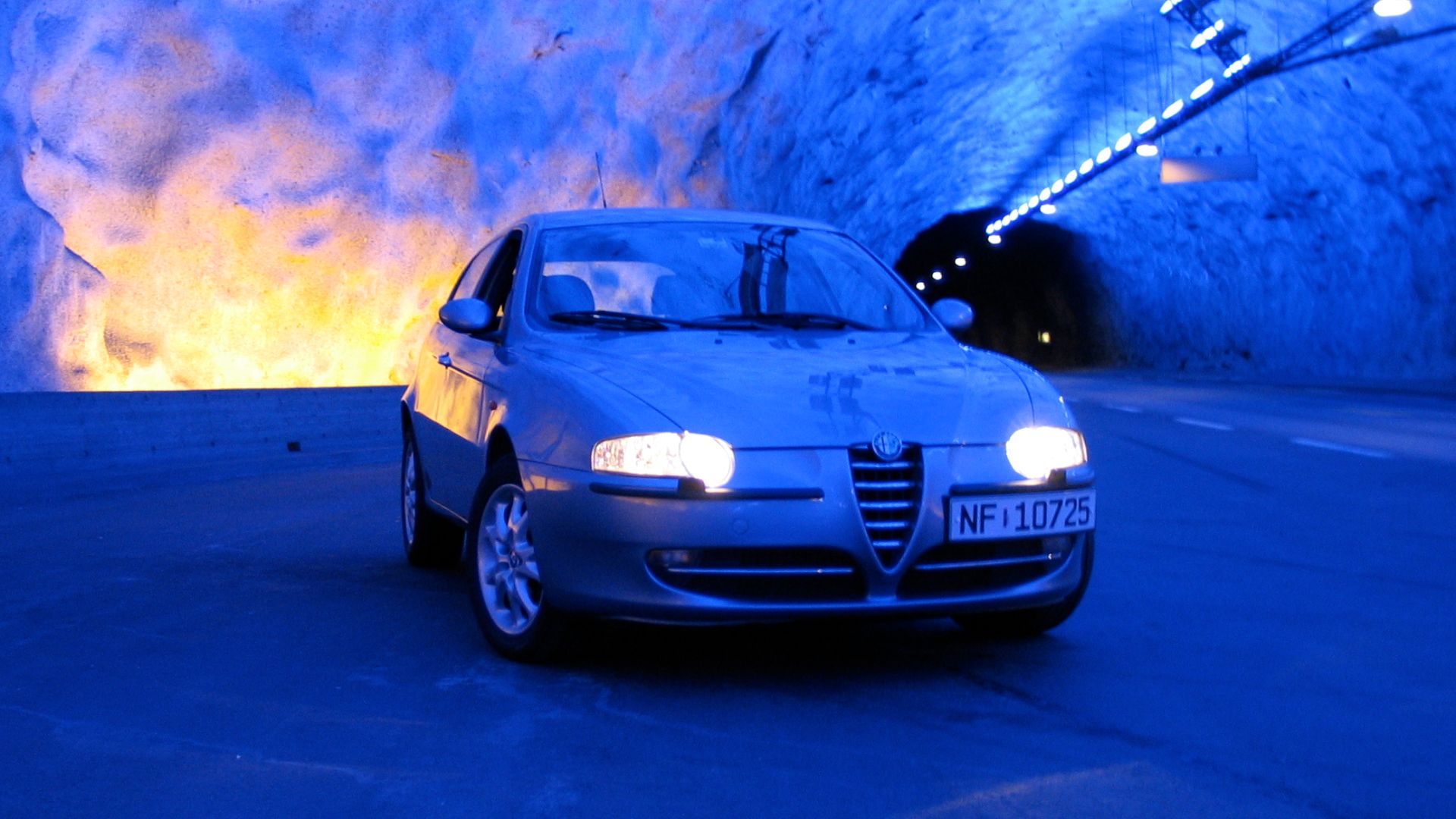 File:Alfa Romeo 147 tunnel.JPG
