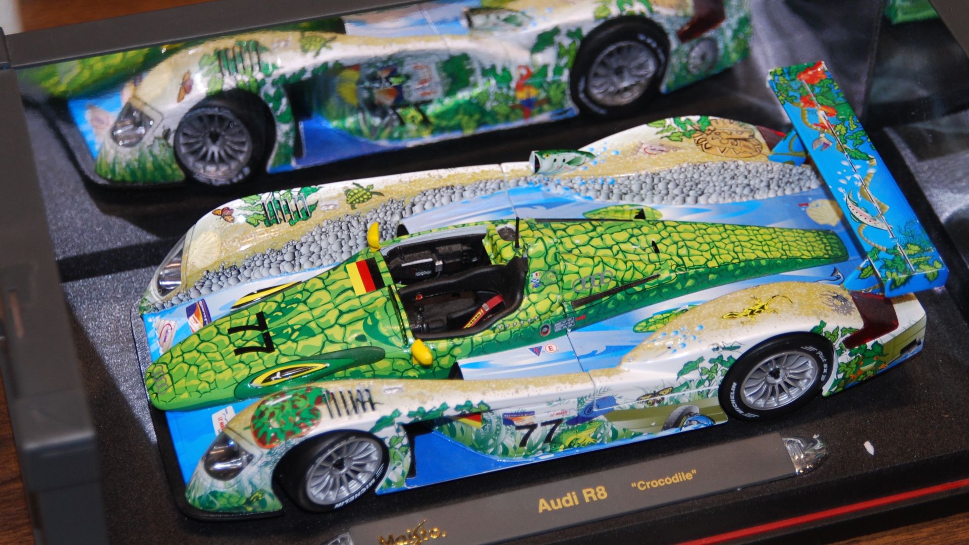 File:Die-cast Audi R-8 1-time-only paint scheme - for Adelaide in Australia DSC 0164 (26194955222).jpg