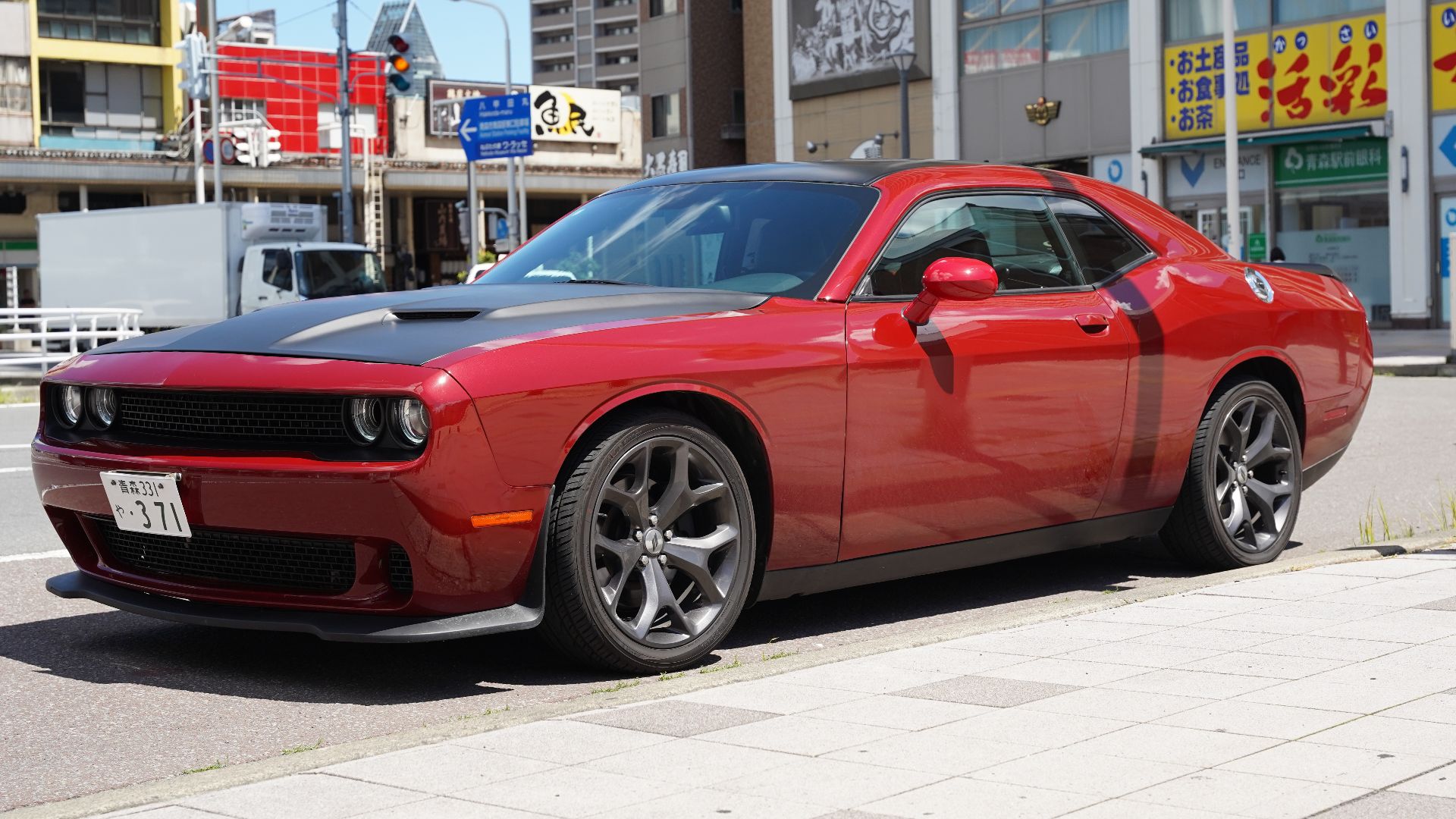 File:Dodge Challenger SRT Hellcat with Aomori plates.jpg