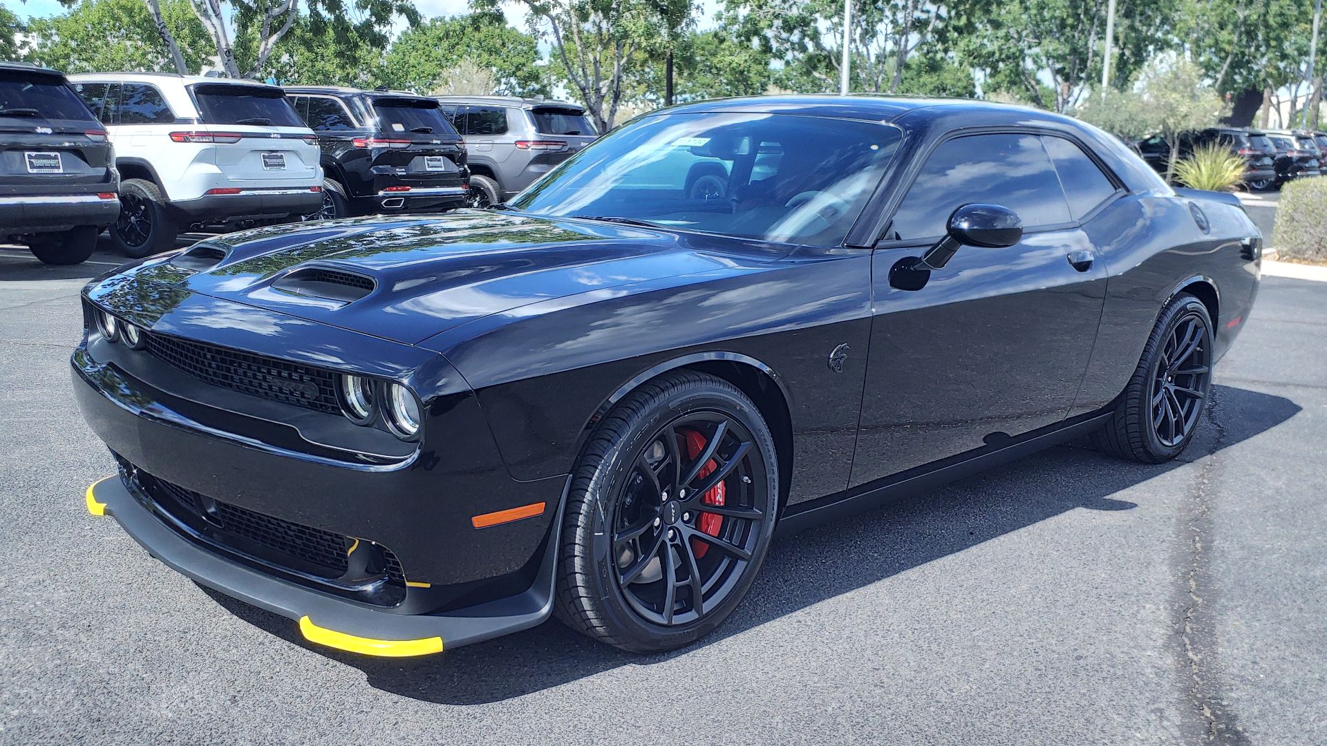 File:23 Dodge Challenger SRT Hellcat Jailbreak.jpg