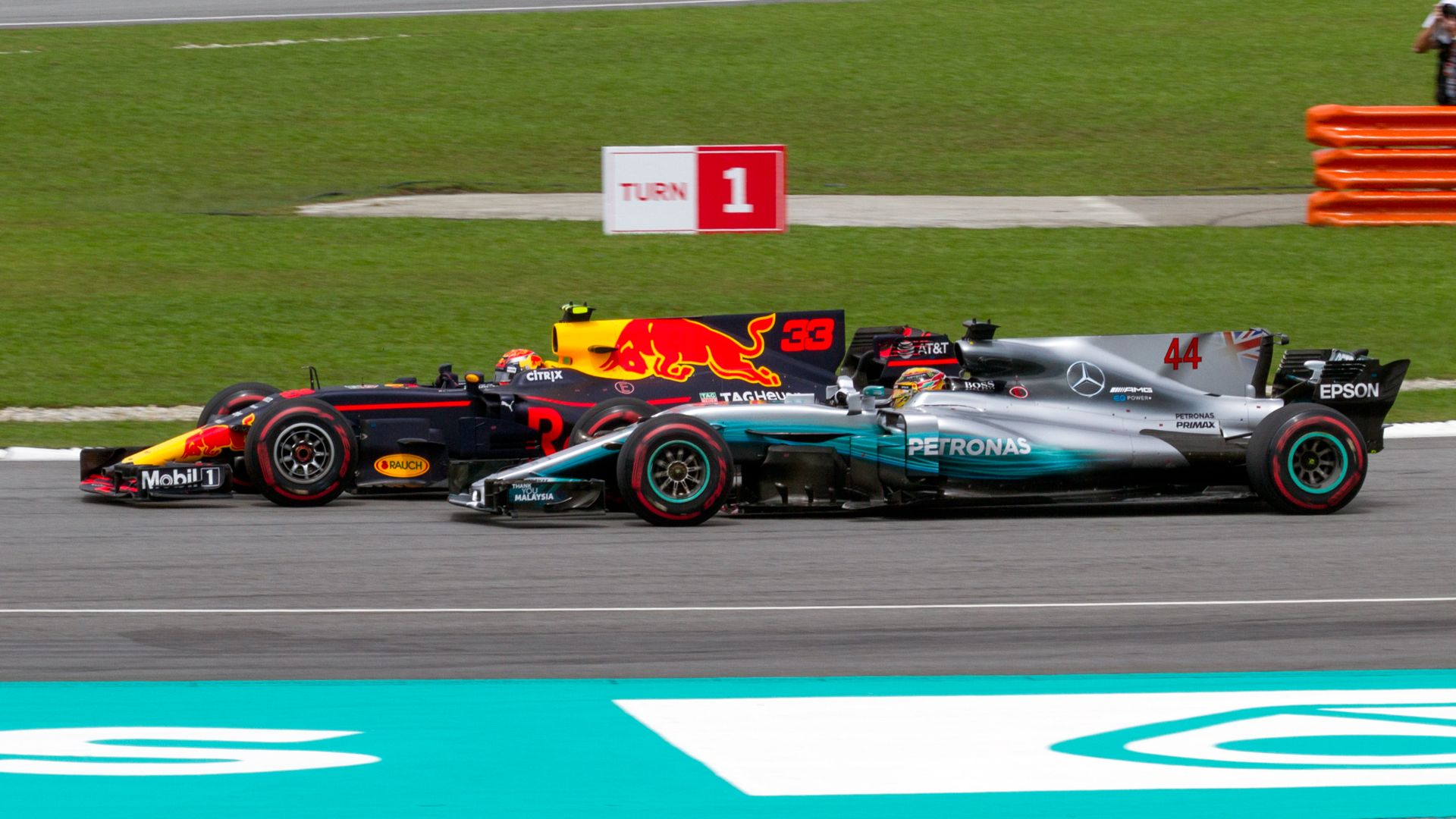 File:Max Verstappen overtaking Lewis Hamilton 2017 Malaysia 3.jpg