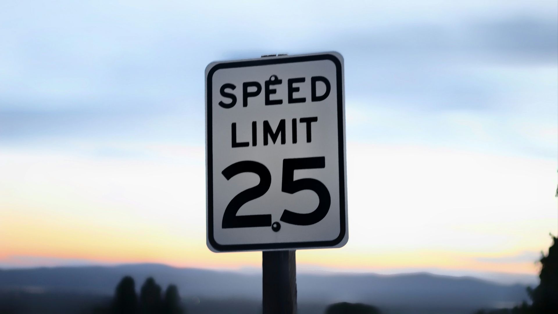 25 speed limit signage