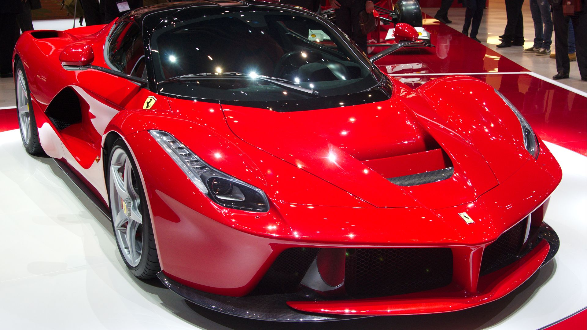 File:Geneva MotorShow 2013 - Ferrari LaFerrari front left view.jpg
