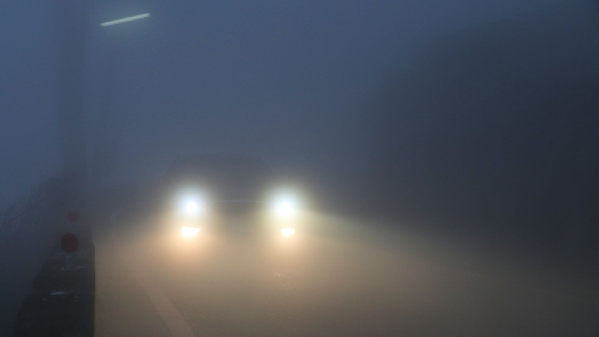 File:07 Driving in fog - car in low visibility dangerous weather conditions.jpg