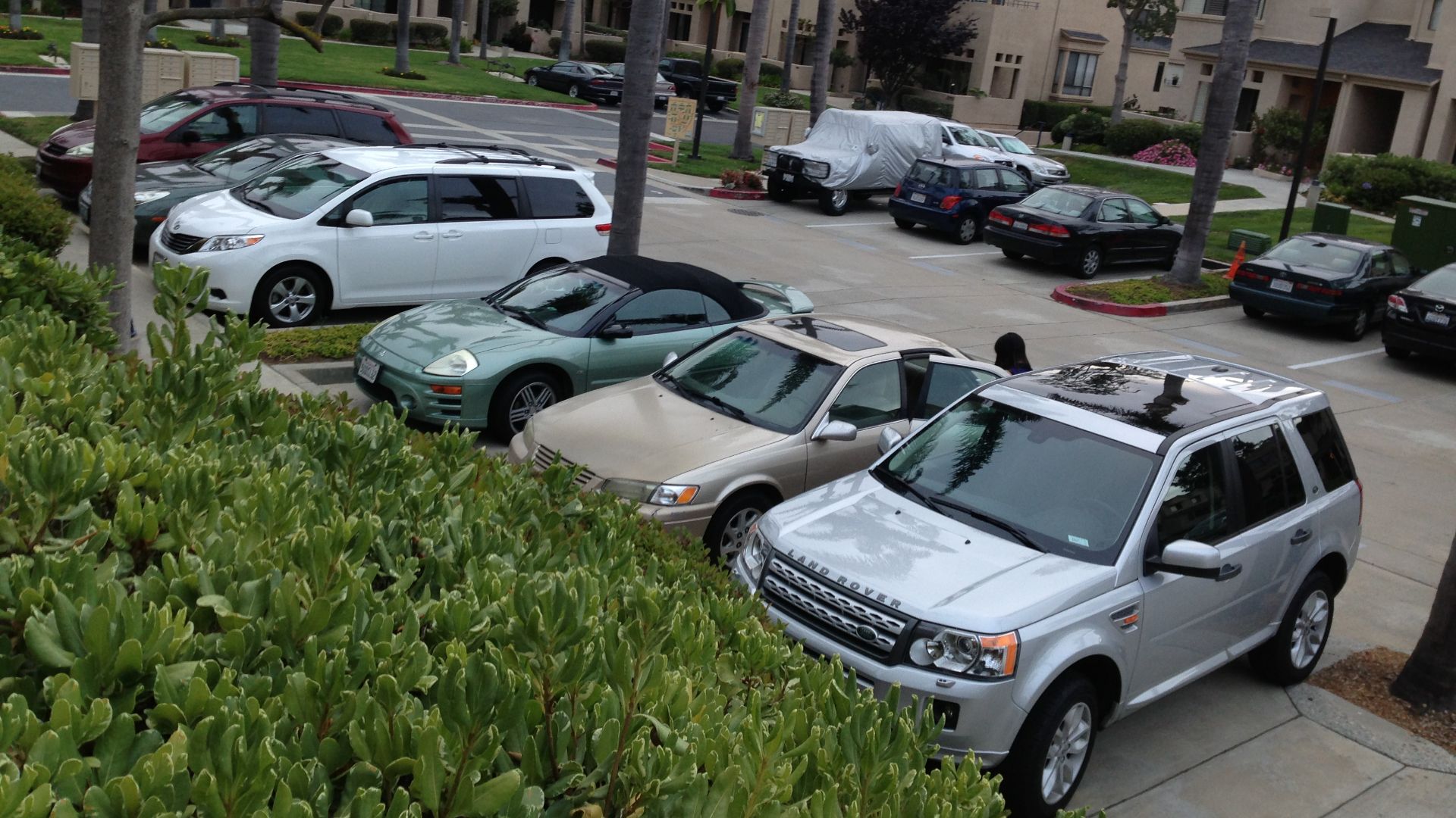 File:Parking Lot 1 2013-07-19.jpg