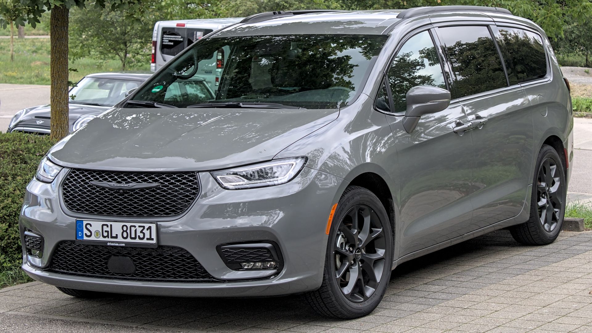 File:Chrysler Pacifica (RU) IMG 8281.jpg