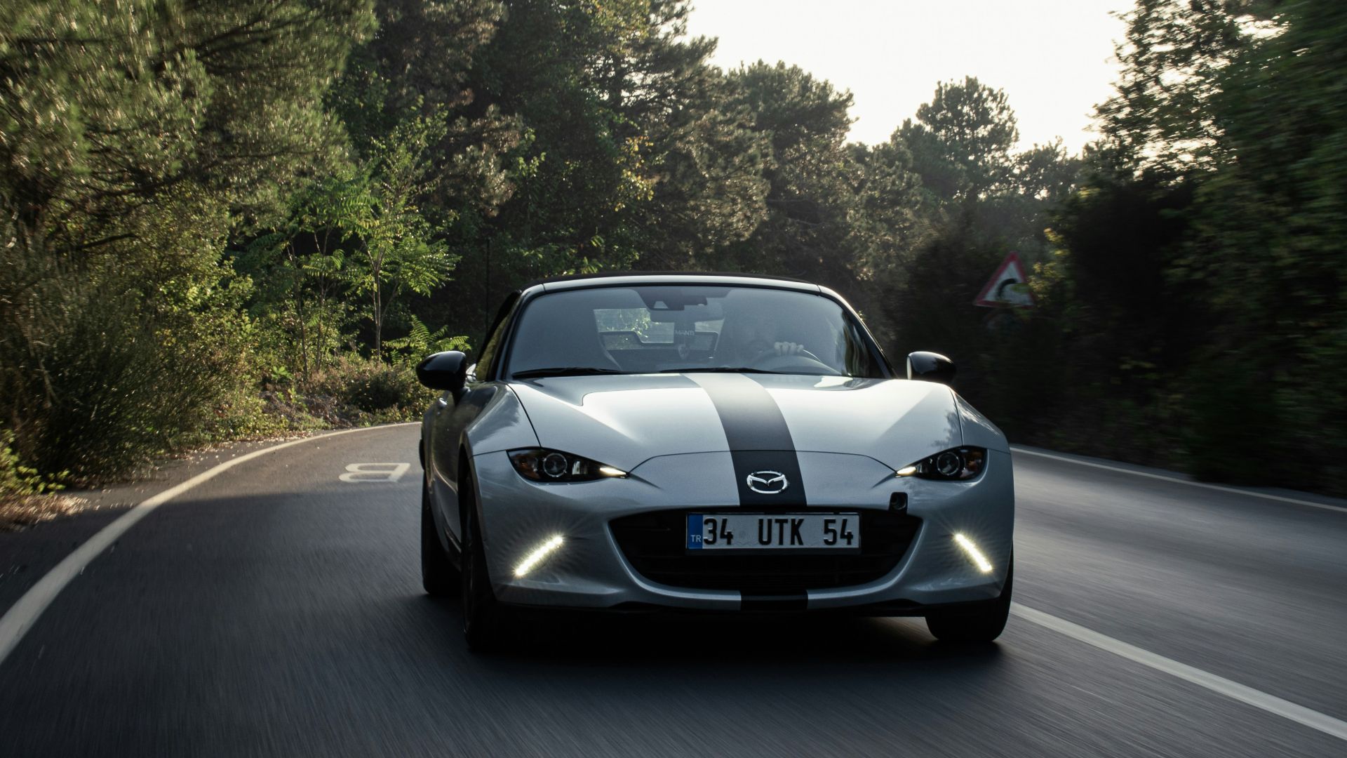 black porsche 911 on road during daytime
