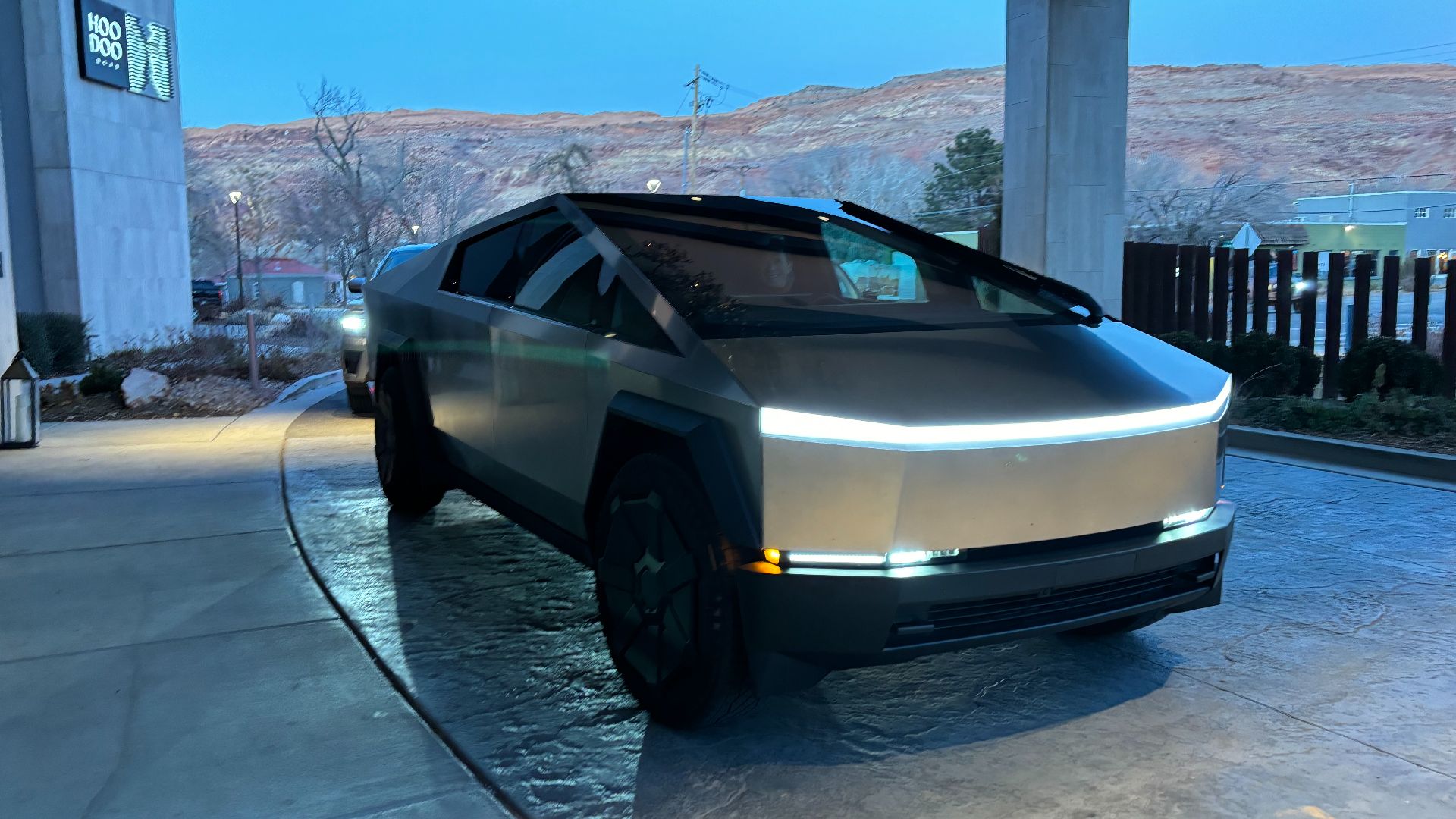 File:2024 Tesla Cybertruck, Moab 02.jpg