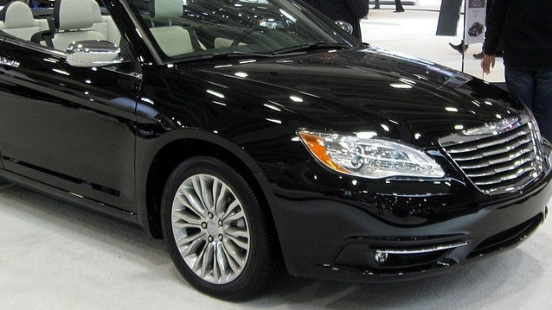 File:Chrysler 200 convertible black.jpg
