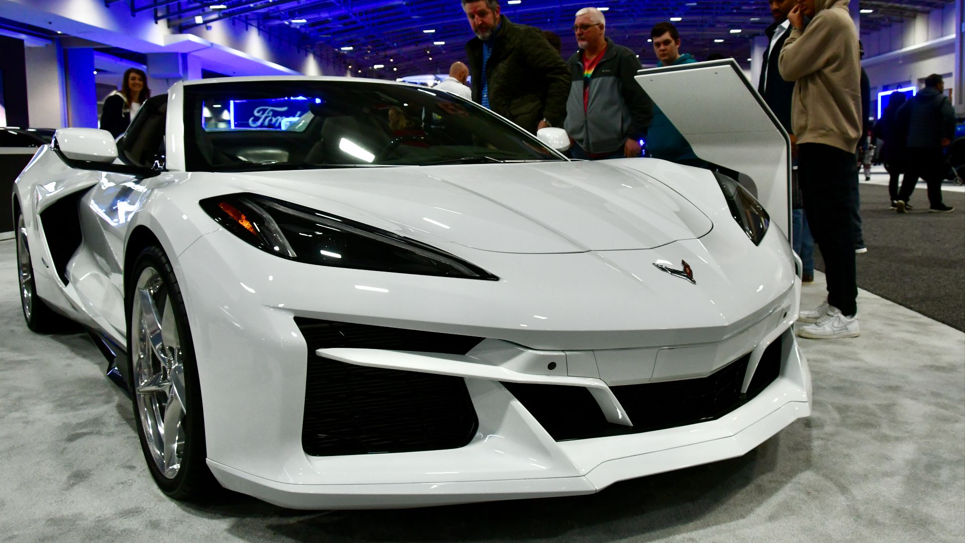File:2024 Chevrolet Corvette E-Ray 3LZ Convertible (53519721521).jpg