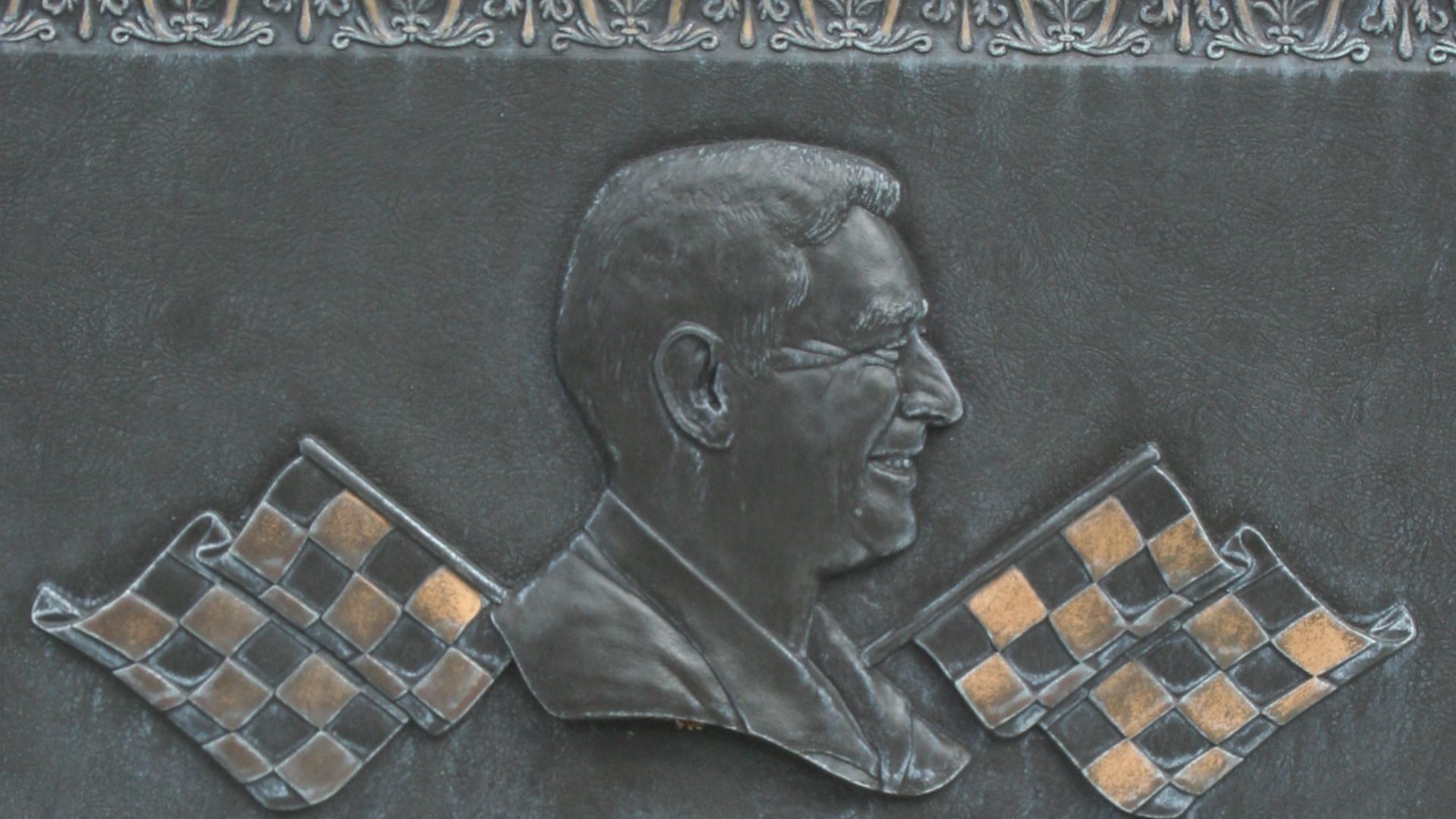 File:FireballRobertsGraveSitePlaque.jpg