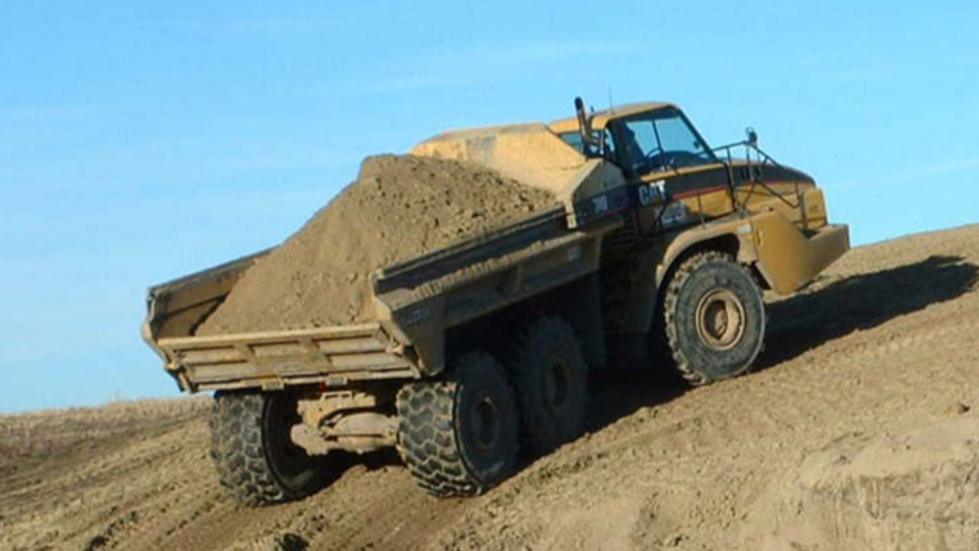 File:Cat740Ejector.jpg