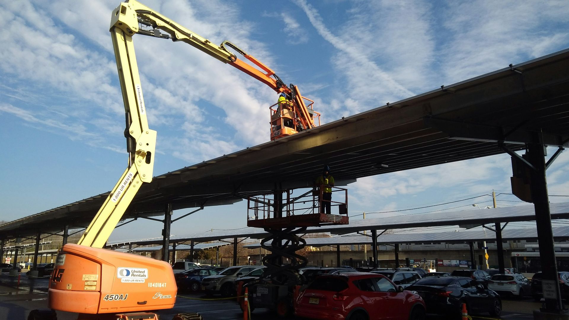 a crane that is sitting on a truck