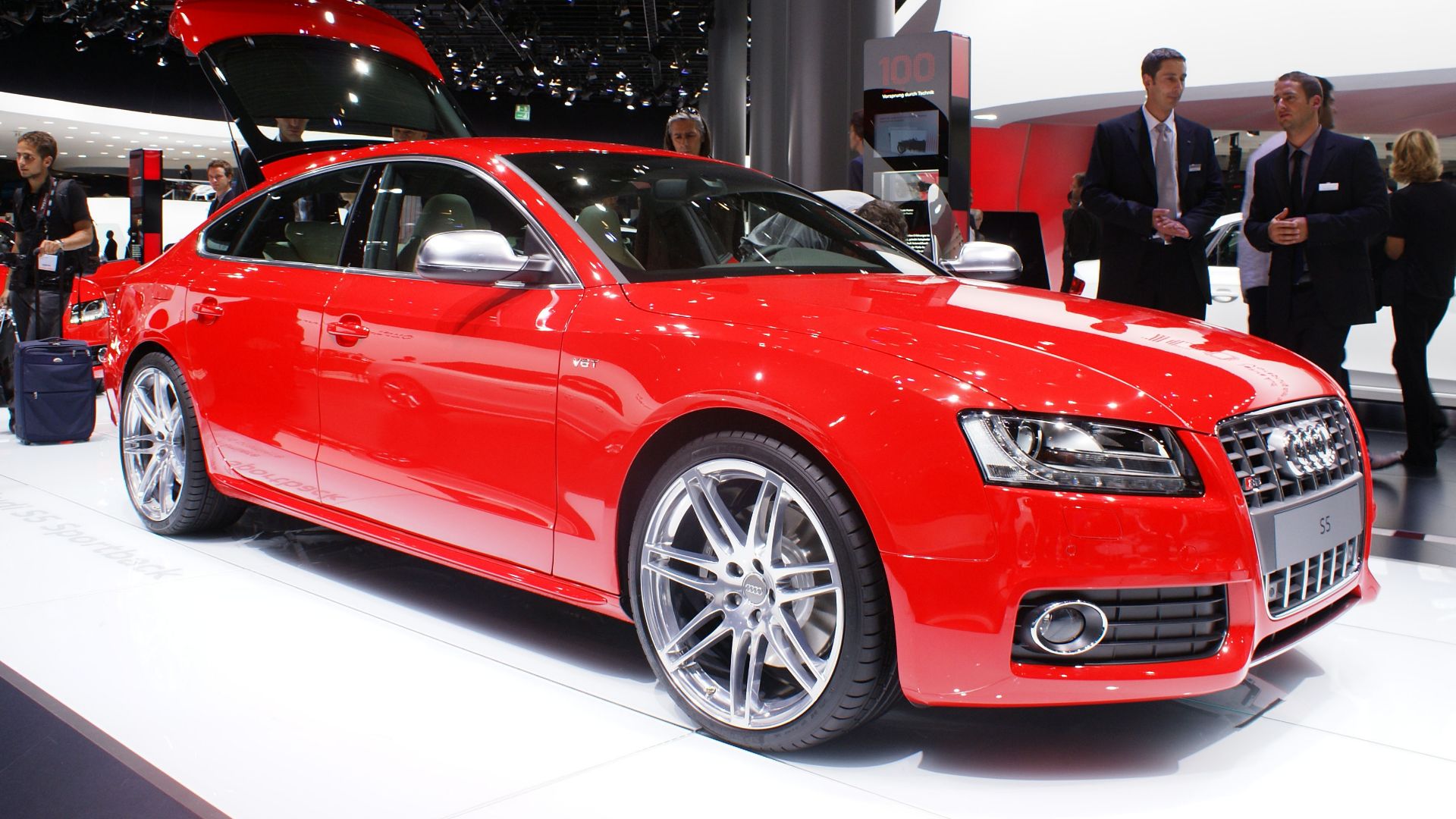 File:Red Audi S5 Sportback IAA 2009.JPG