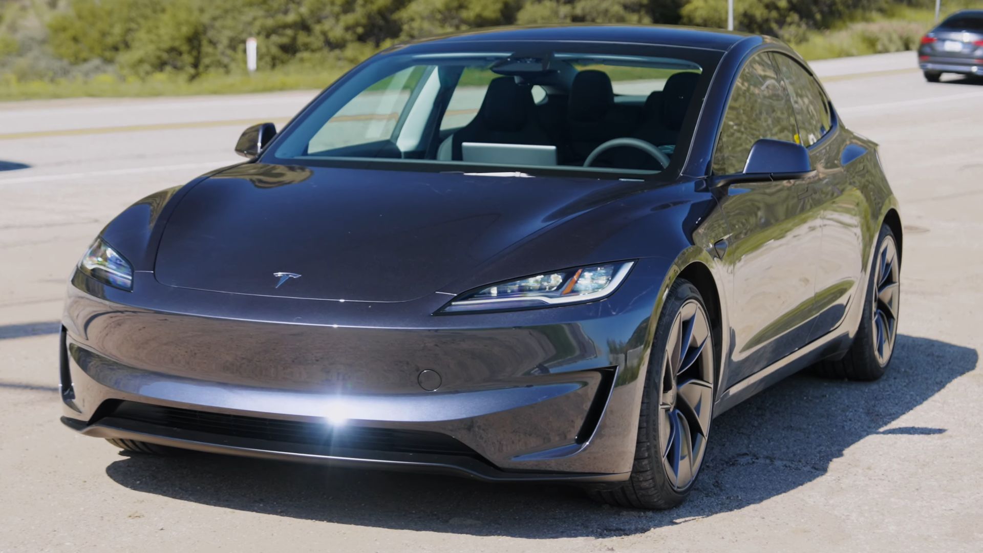 File:2024 Tesla Model 3 Performance front view 02.png
