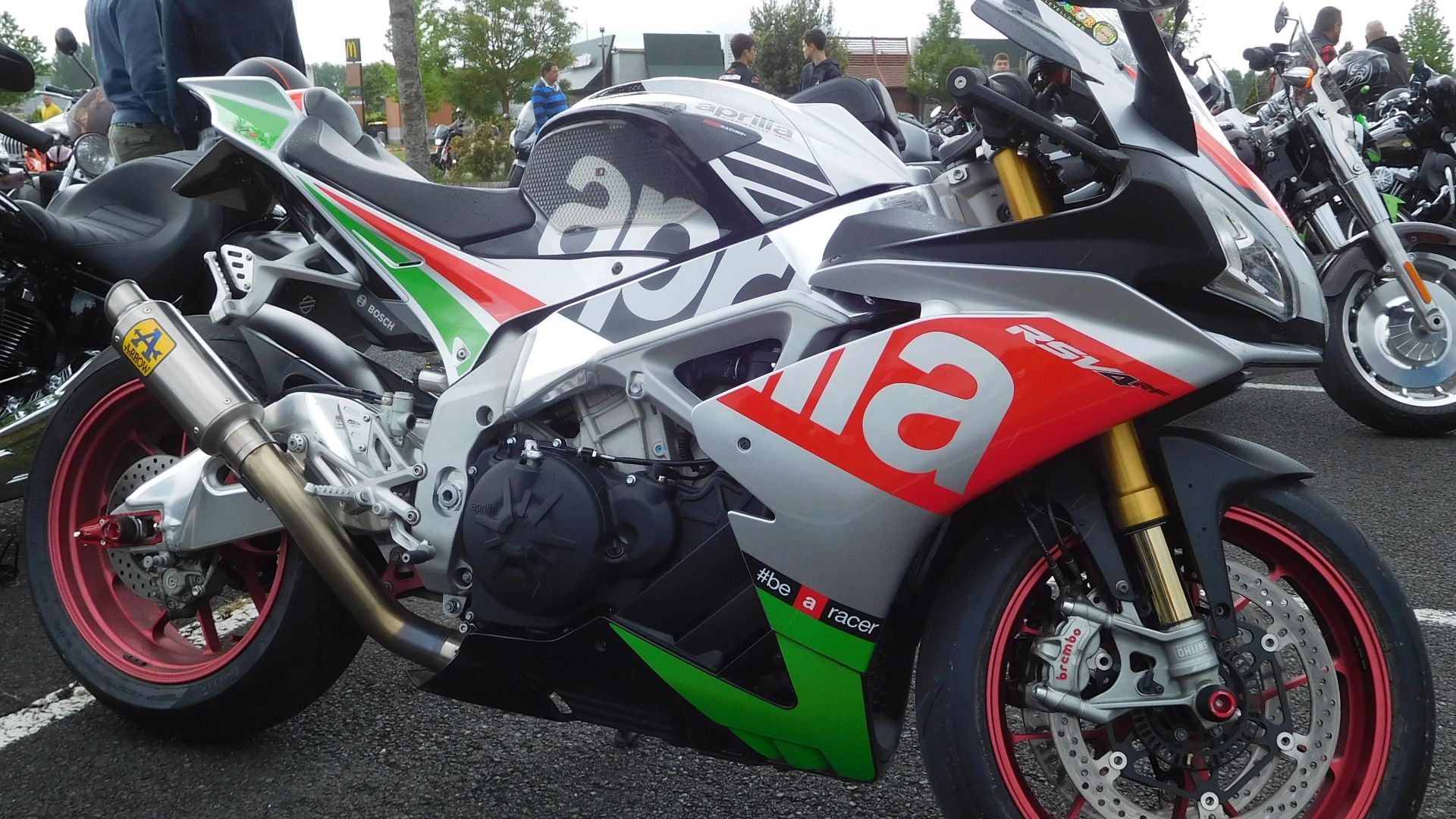 File:Aprilia RSV4 RF (1).jpg