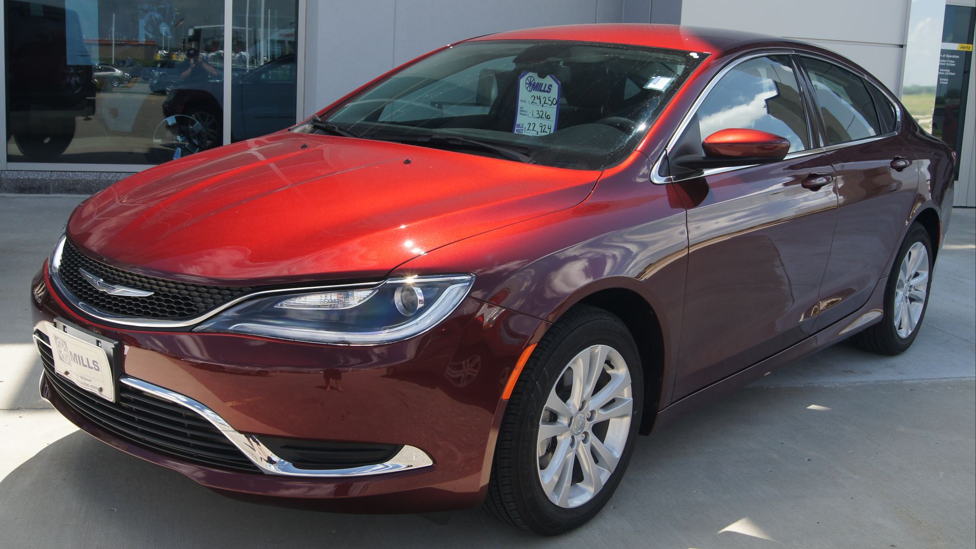 File:2015 Chrysler 200 Limited (cropped).jpg
