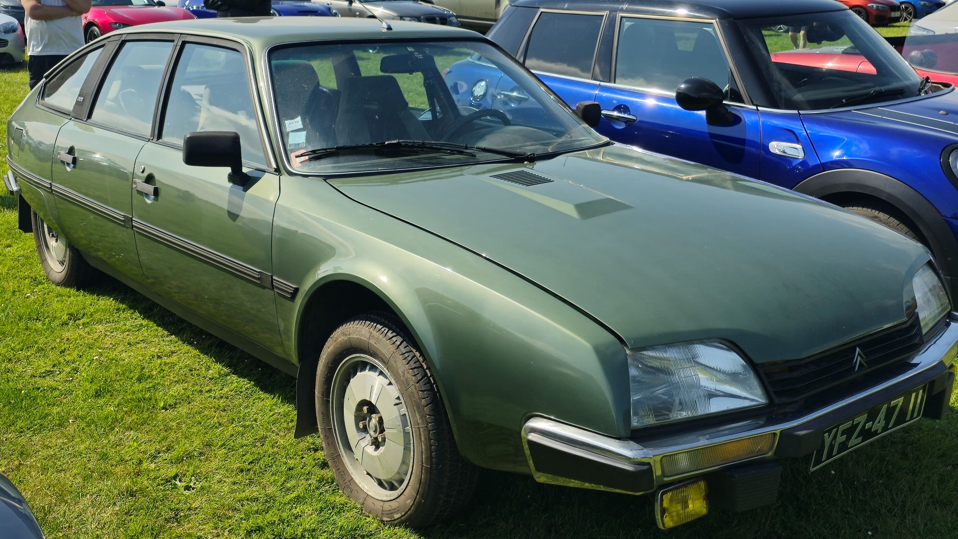 File:Citroën CX 2.jpg