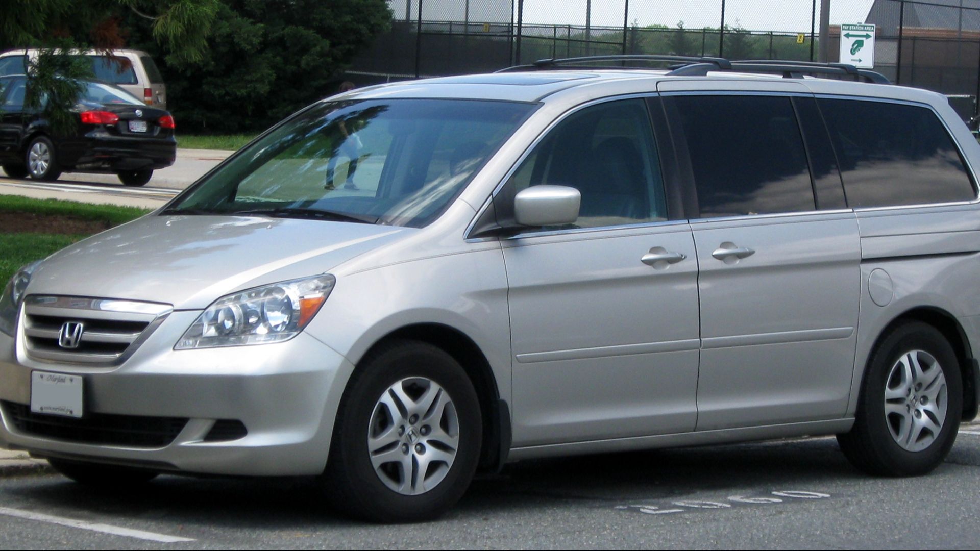File:2005-2007 Honda Odyssey -- 05-09-2011.jpg