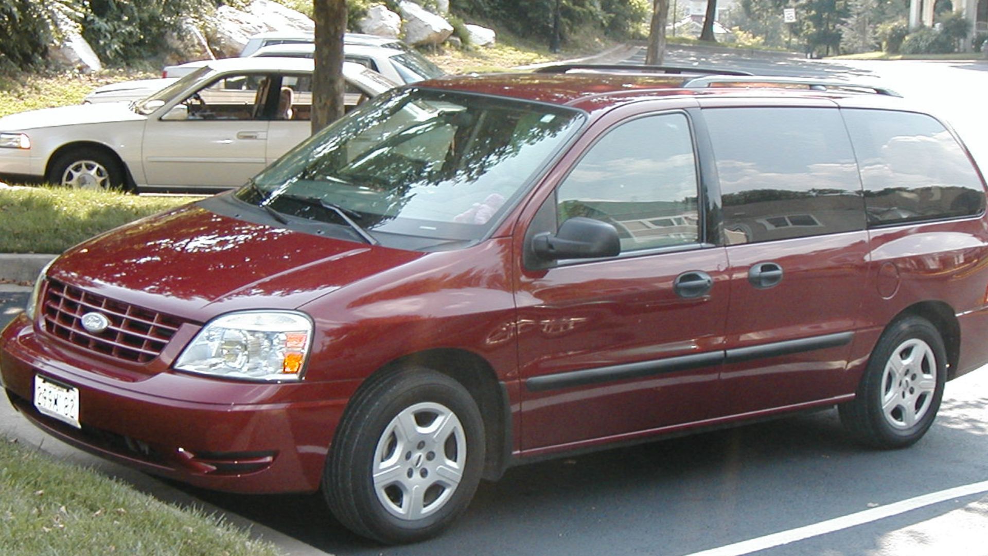 File:Ford-Freestar-2.JPG