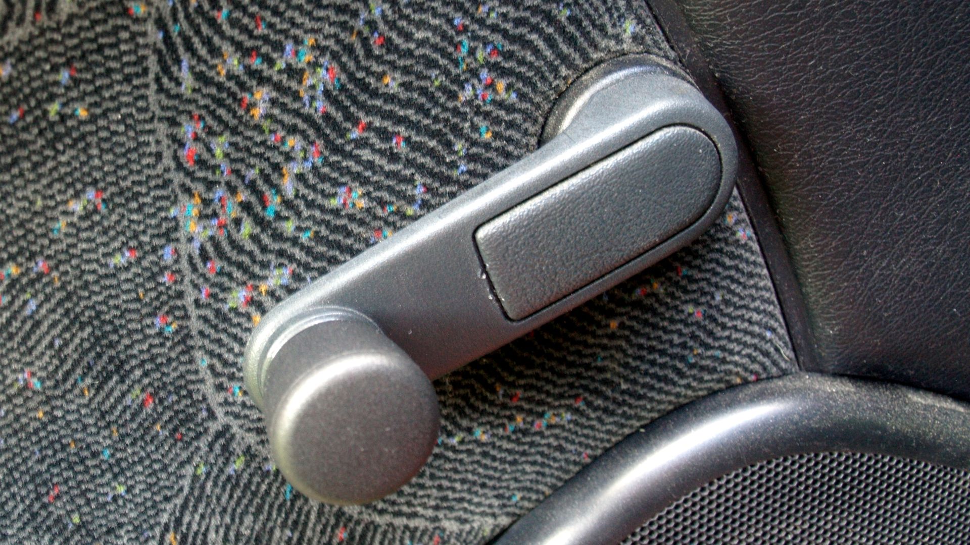 File:Car window crank.jpg