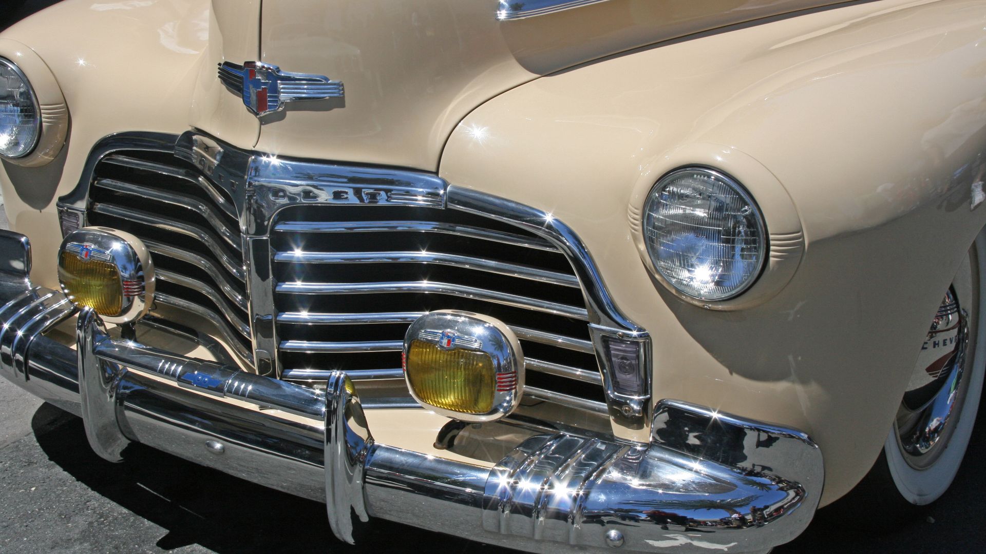 File:Vintage Car with Chrome (2637251419).jpg