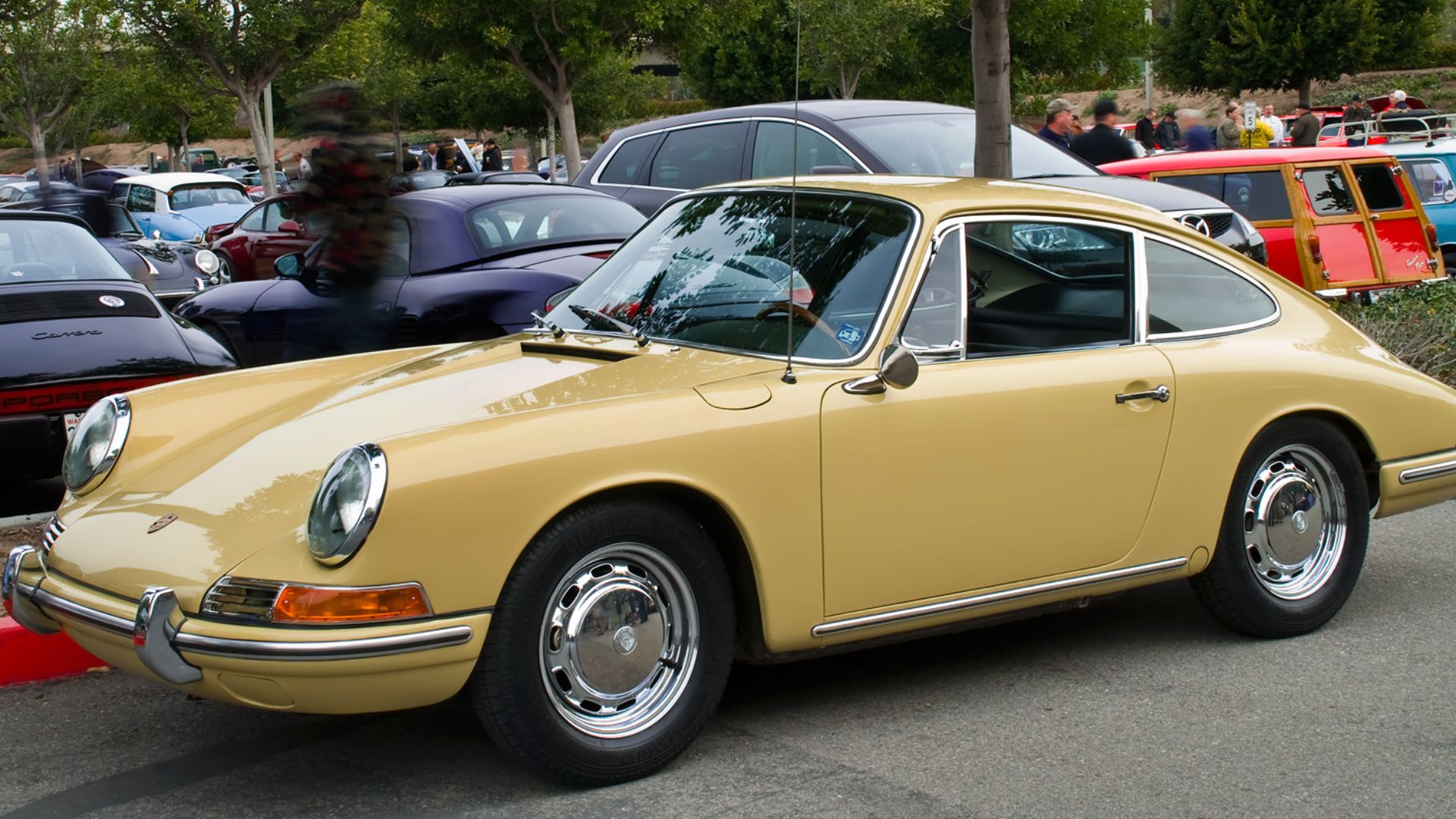 File:1964 Porsche 911 - yellow - fvl.jpg