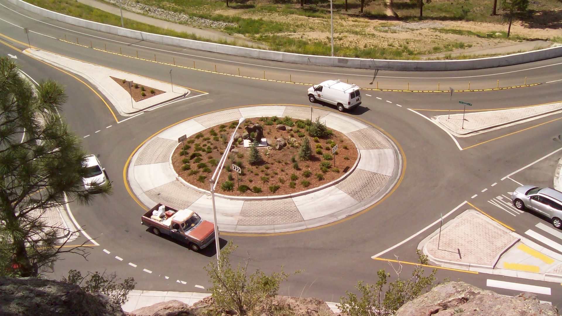 File:DiamondRoundabout.jpg