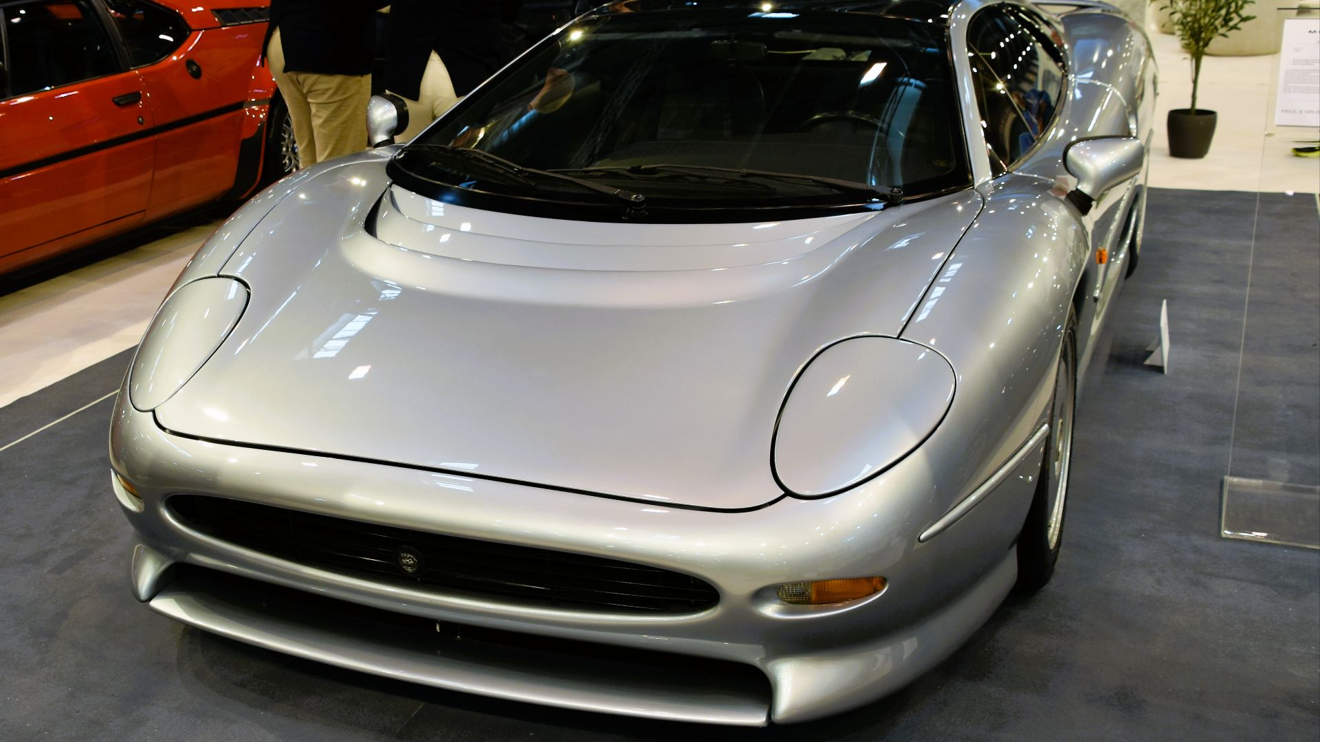 File:Jaguar XJ220 (1993) (52865857981).jpg