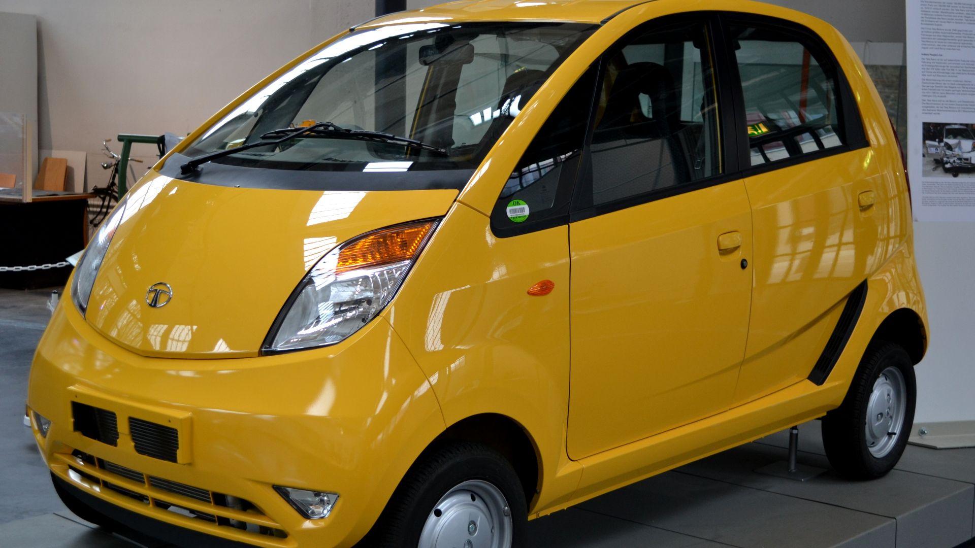 File:Tata Nano im Verkehrszentrum des Deutschen Museums.JPG