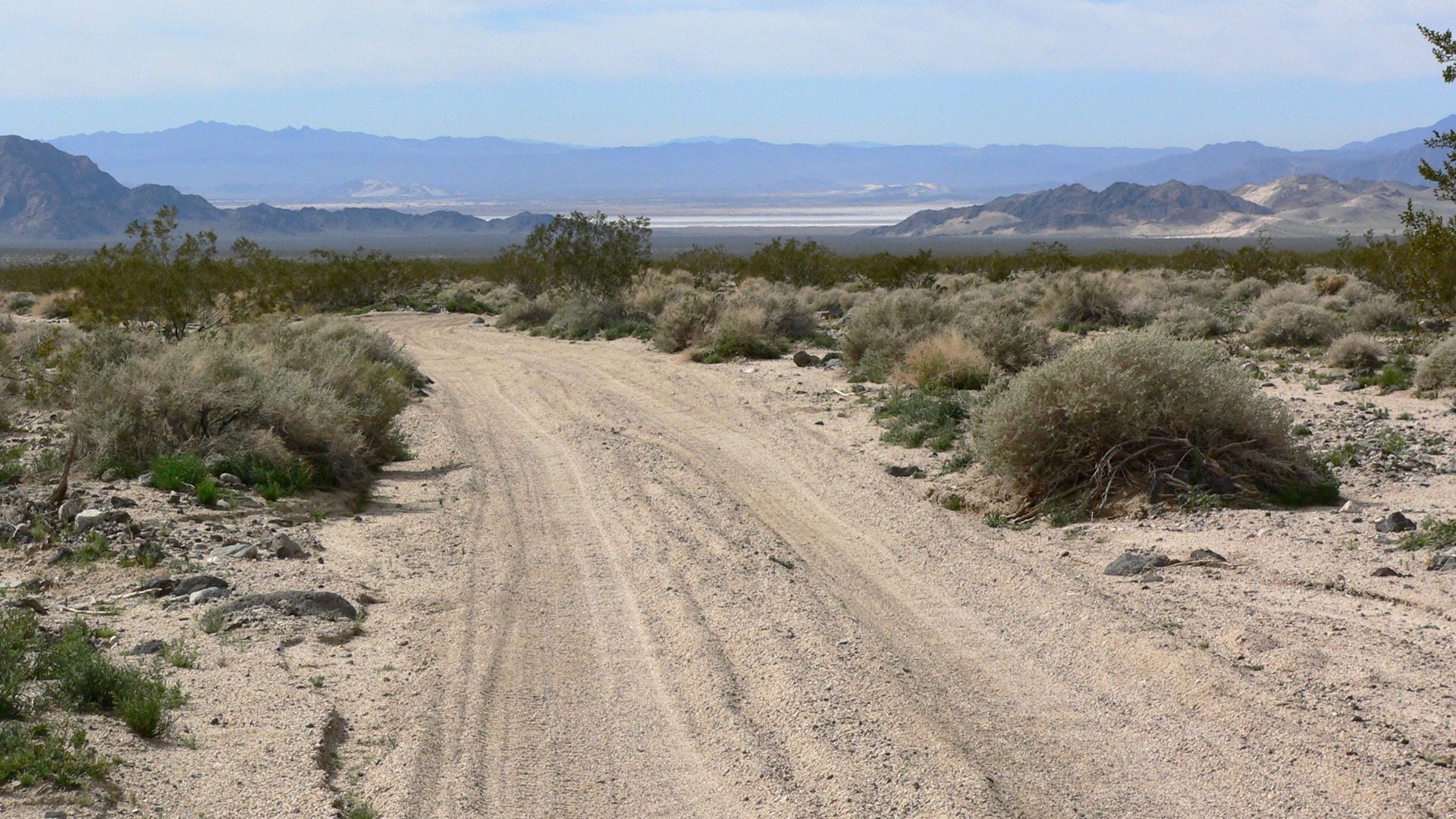 File:Old Mojave Road 4.jpg