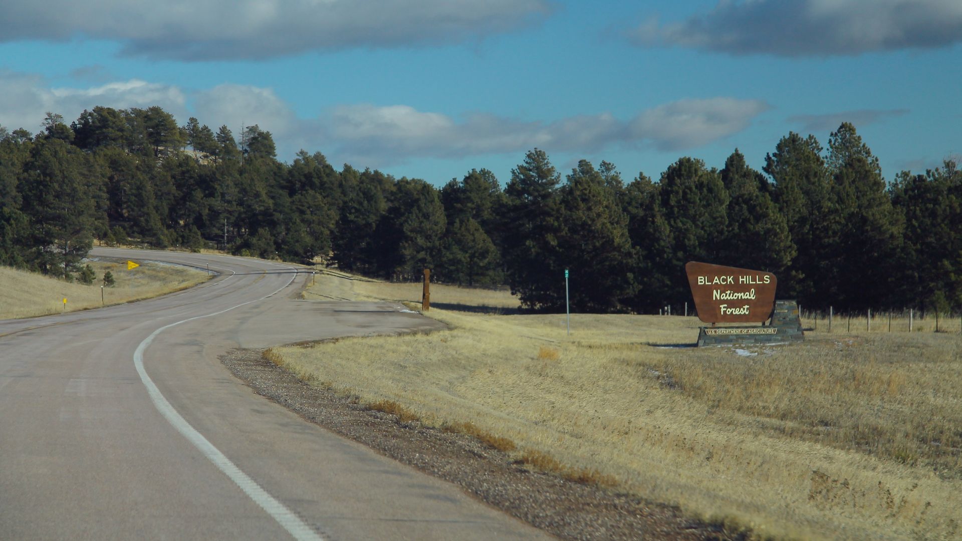 File:SD89 North - Black Hills National Forest Sign.jpg