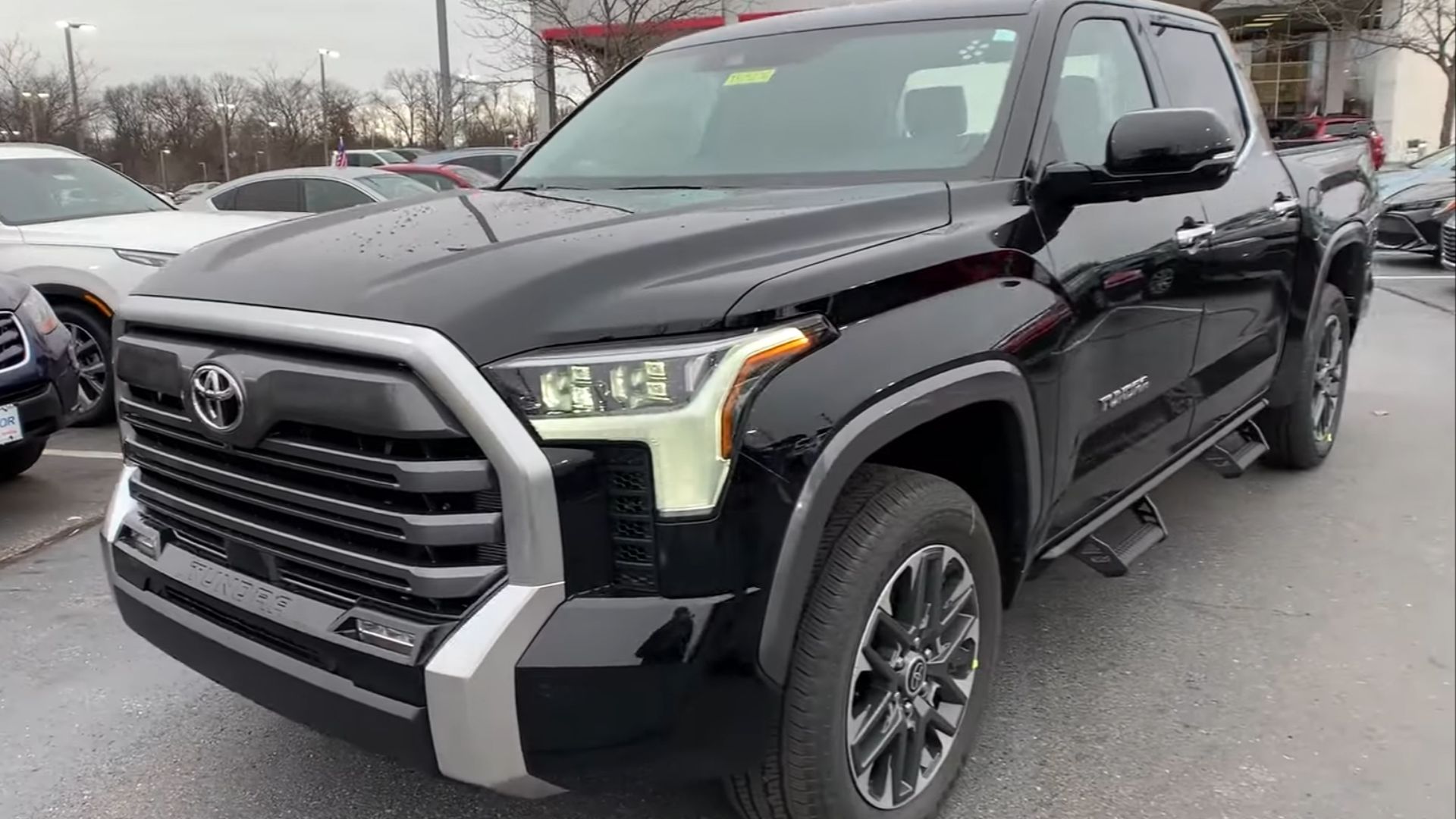 File:2022 Toyota Tundra Limited (United States) front view.jpg