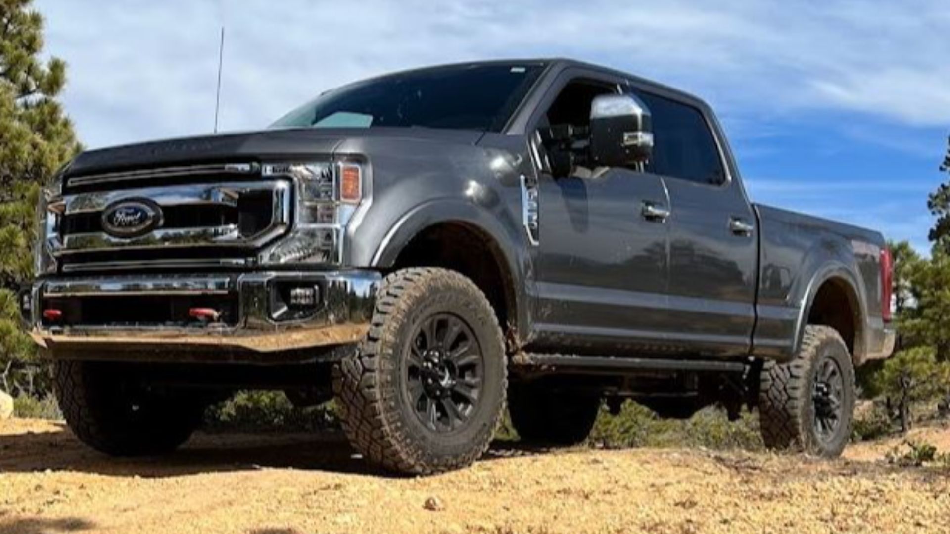 File:2021 F-250 Super Duty Tremor.jpg
