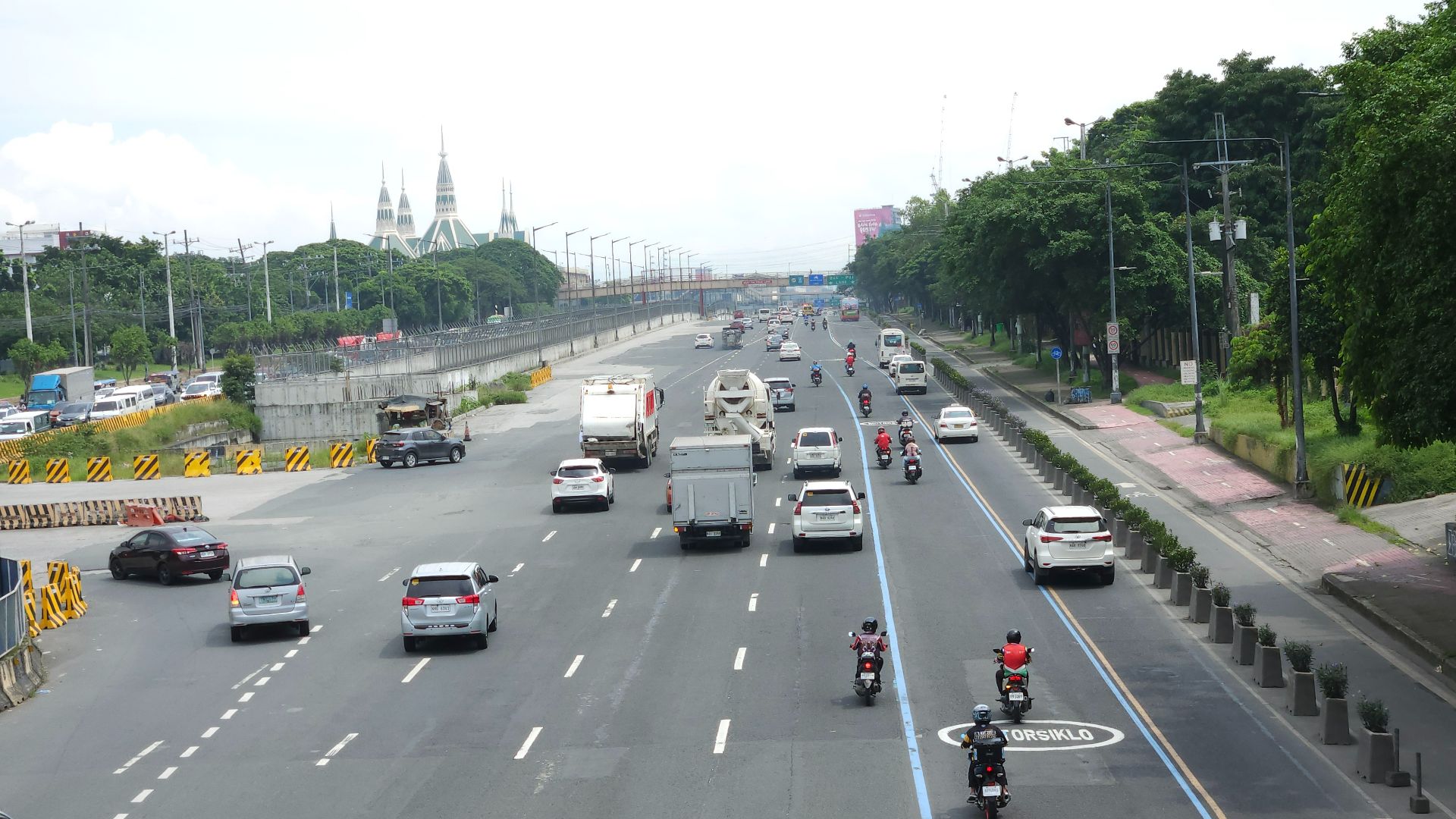 File:Commonwealth Avenue Technohub NB.jpg
