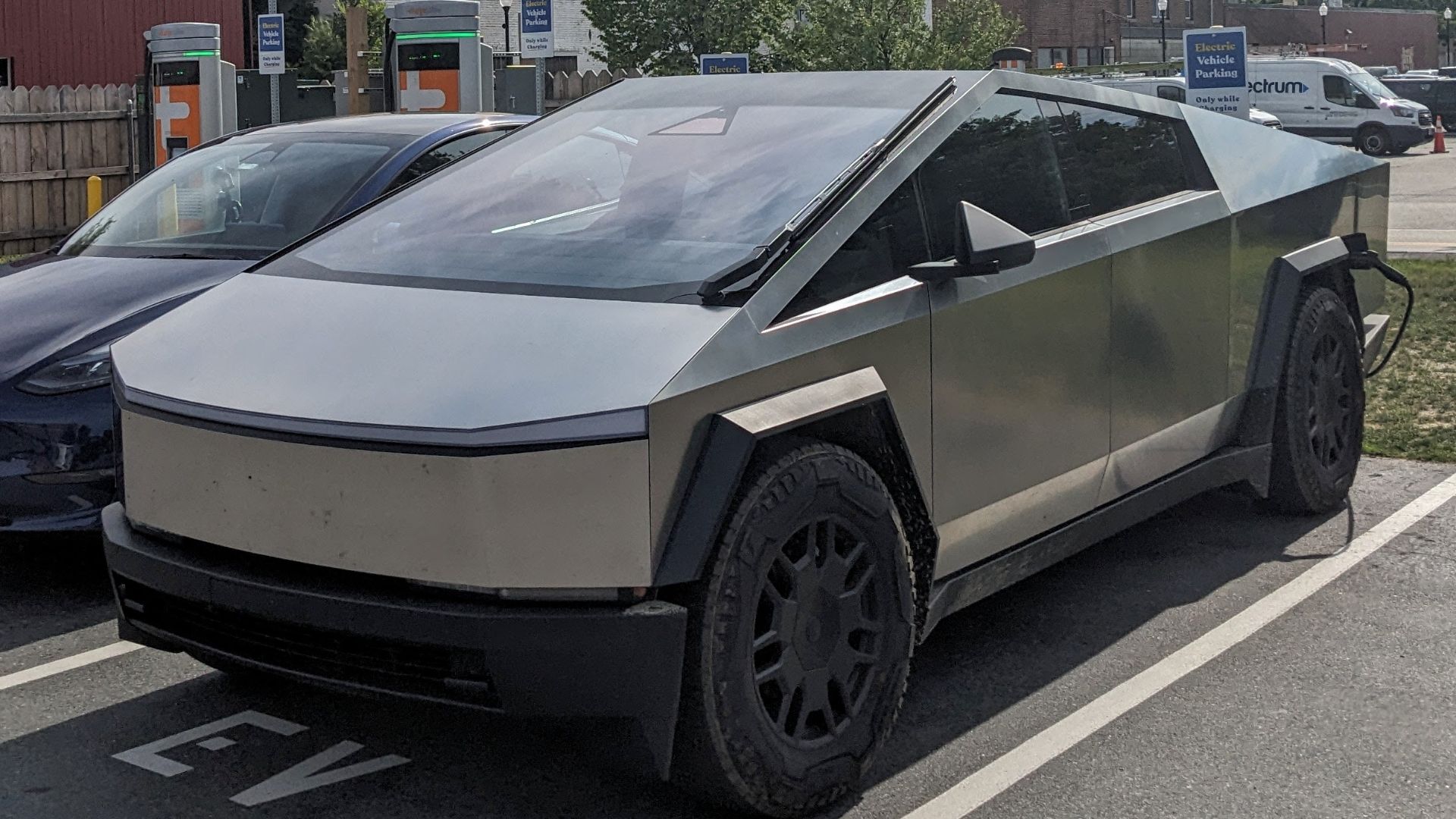 File:Charging Tesla Cybertruck downtown Keene NH July 2024.jpg