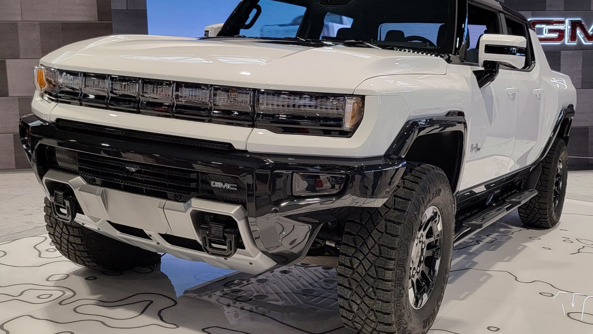 File:2022 GMC Hummer EV front.jpg