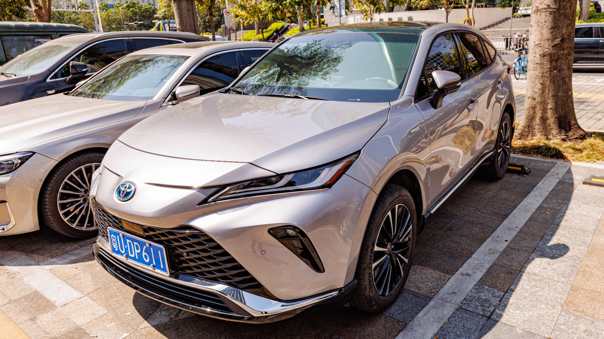 File:TOYOTA VENZA HYBRID (XU80) China.jpg